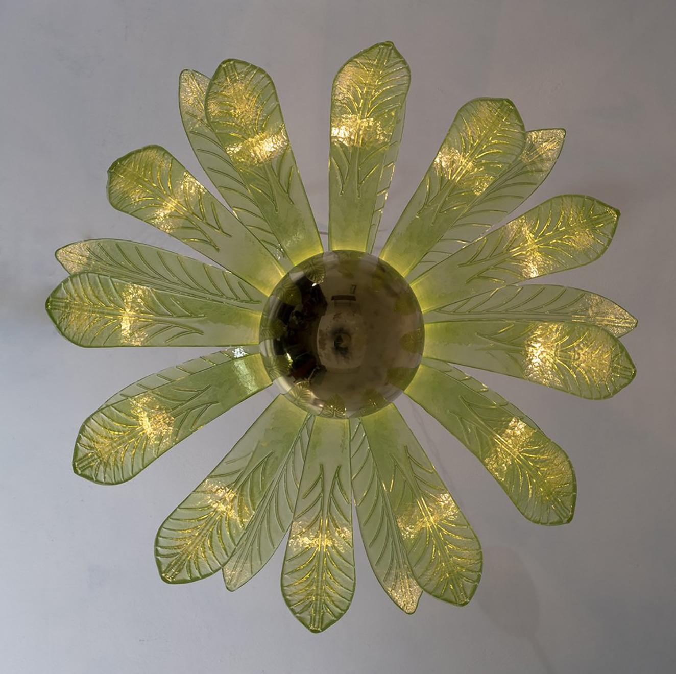 Pair of Mid-Century Modern Palm Leaves Chandelier Murano Glass and Brass, 1970s For Sale 6