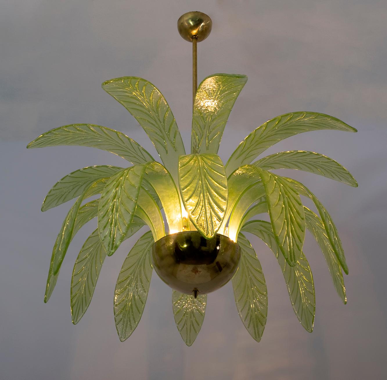 Italian Pair of Mid-Century Modern Palm Leaves Chandelier Murano Glass and Brass, 1970s For Sale
