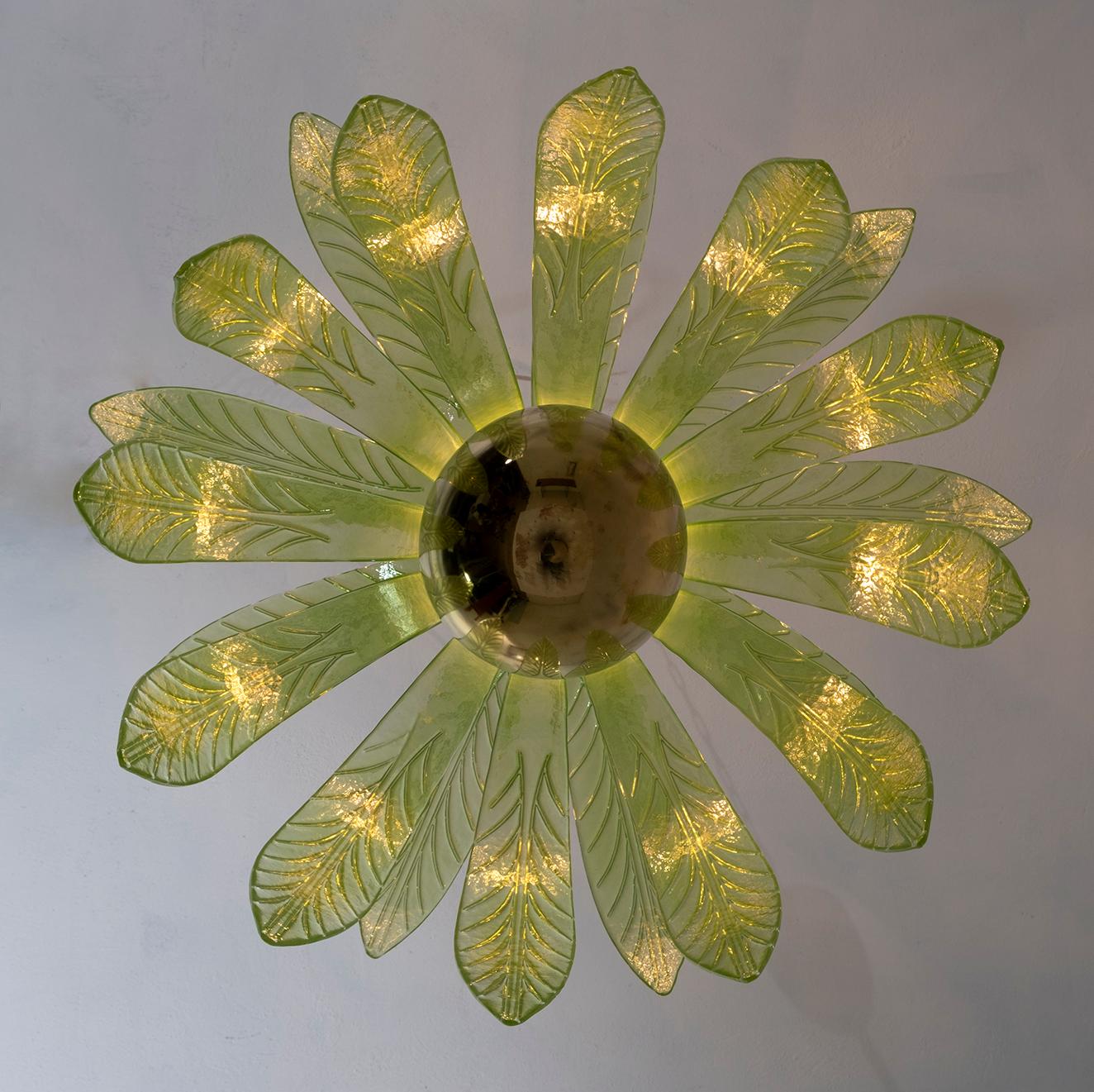 Pair of Mid-Century Modern Palm Leaves Chandelier Murano Glass and Brass, 1970s For Sale 4