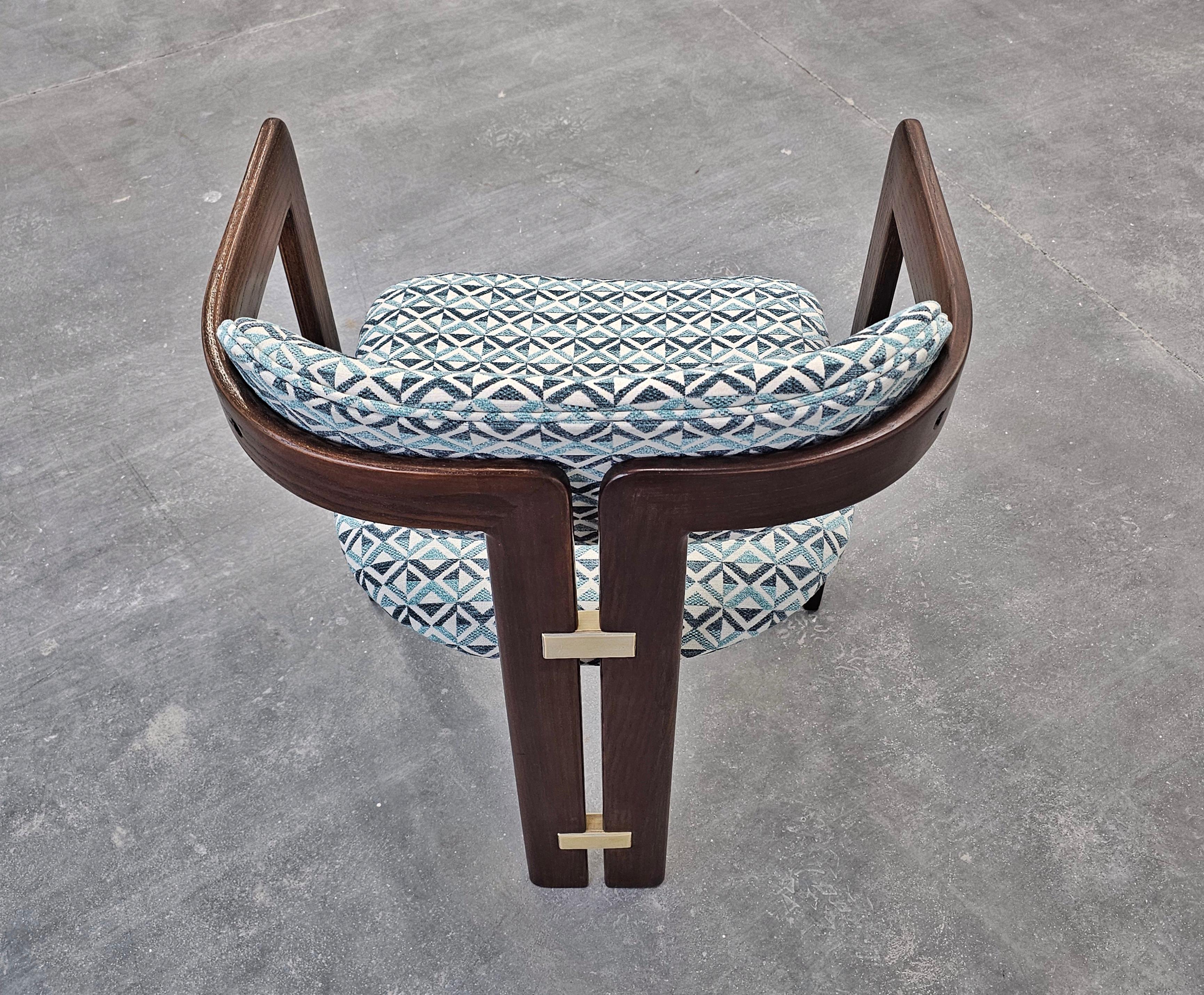 Tissu Paire de chaises Pamplona modernes du milieu du siècle dernier conçues par Augusto Savini en vente