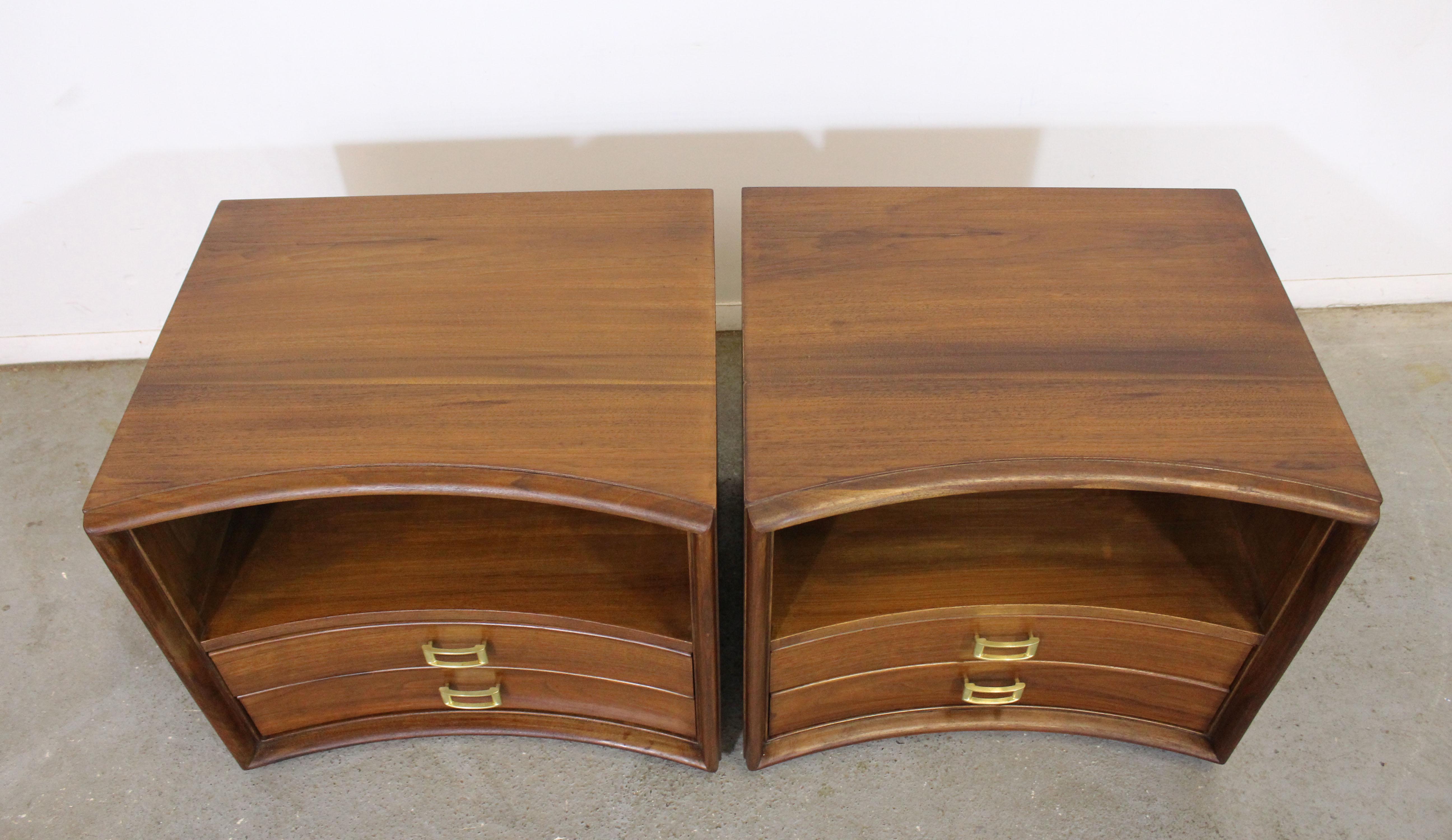 20th Century Pair of Mid-Century Modern Paul Frankl Johnson 'Emissary' Curved Nightstands