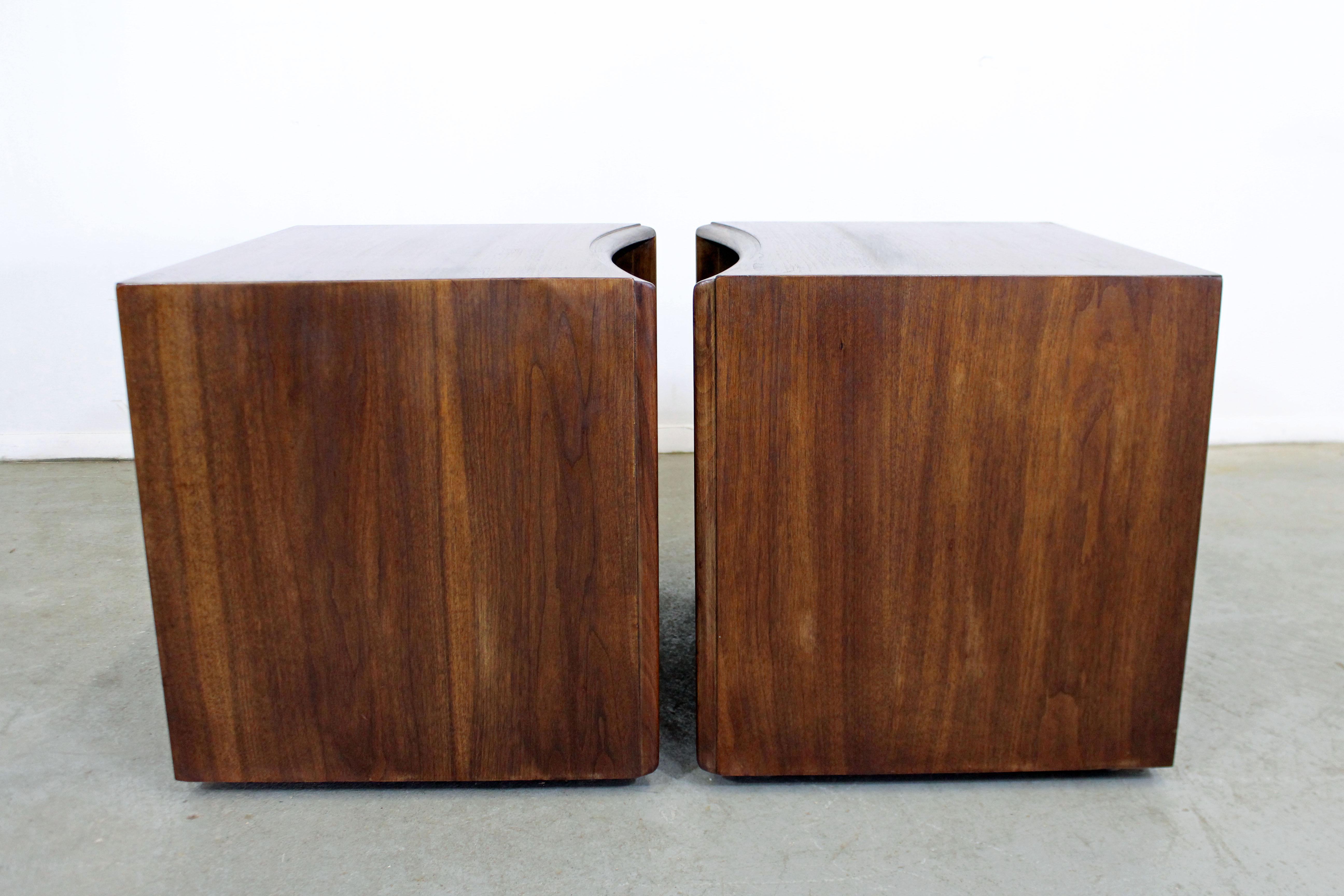 Pair of Mid-Century Modern Paul Frankl Johnson 'Emissary' Curved Nightstands 1