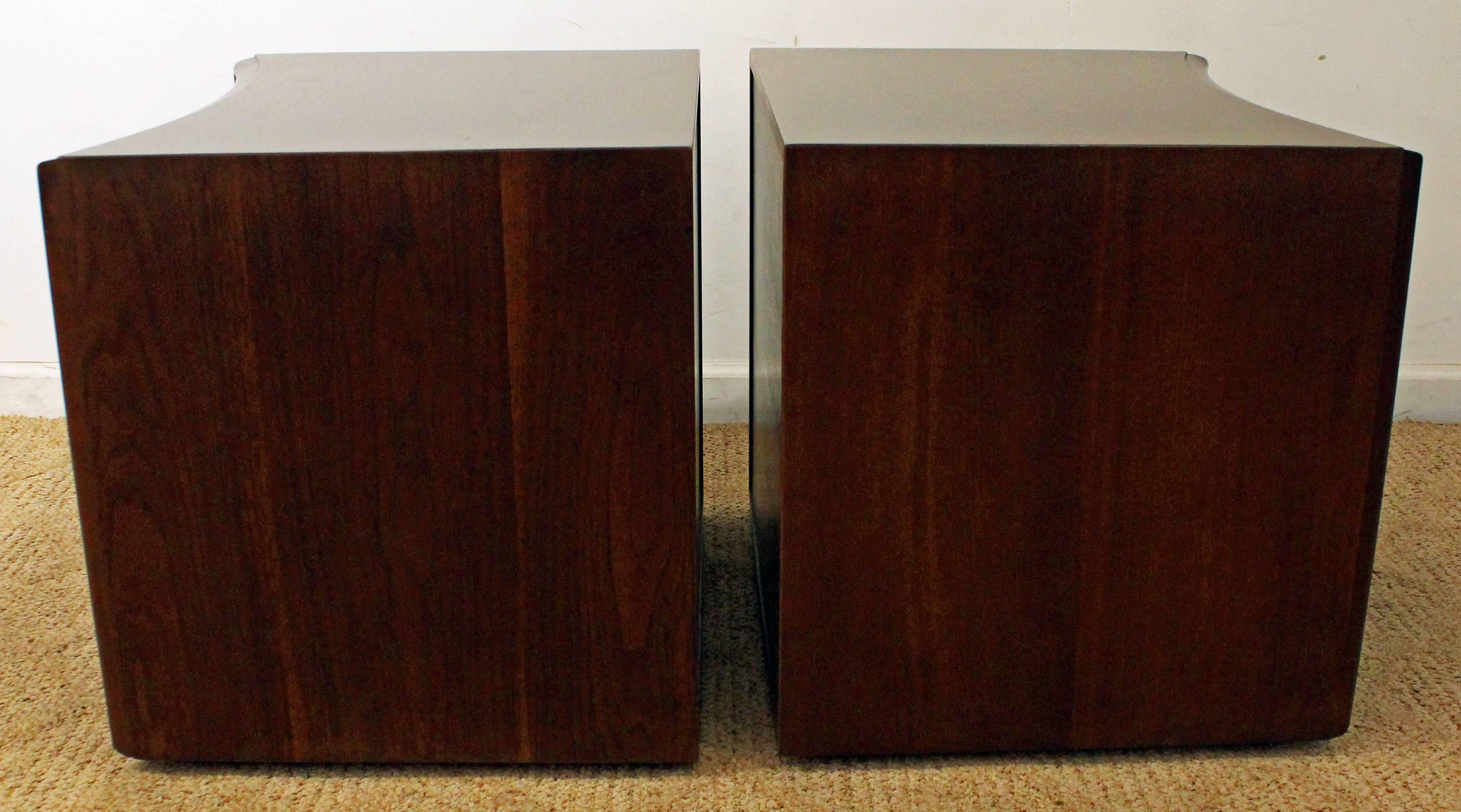 20th Century Pair of Mid-Century Modern Paul Frankl Johnson Furniture Emissary Nightstands