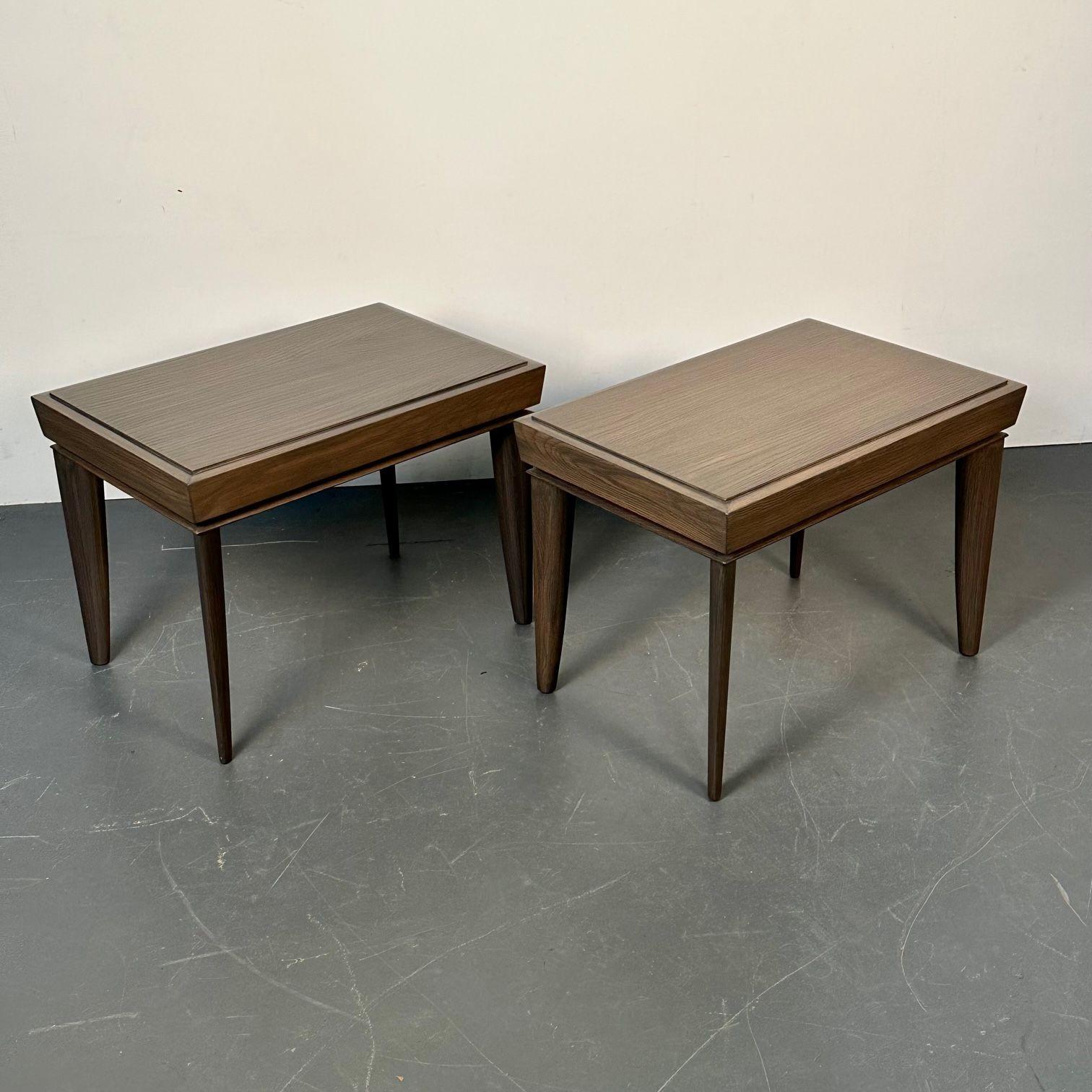 Pair of Mid-Century Modern Paul Frankl Labeled Brown Saltman Side / End Tables In Good Condition For Sale In Stamford, CT