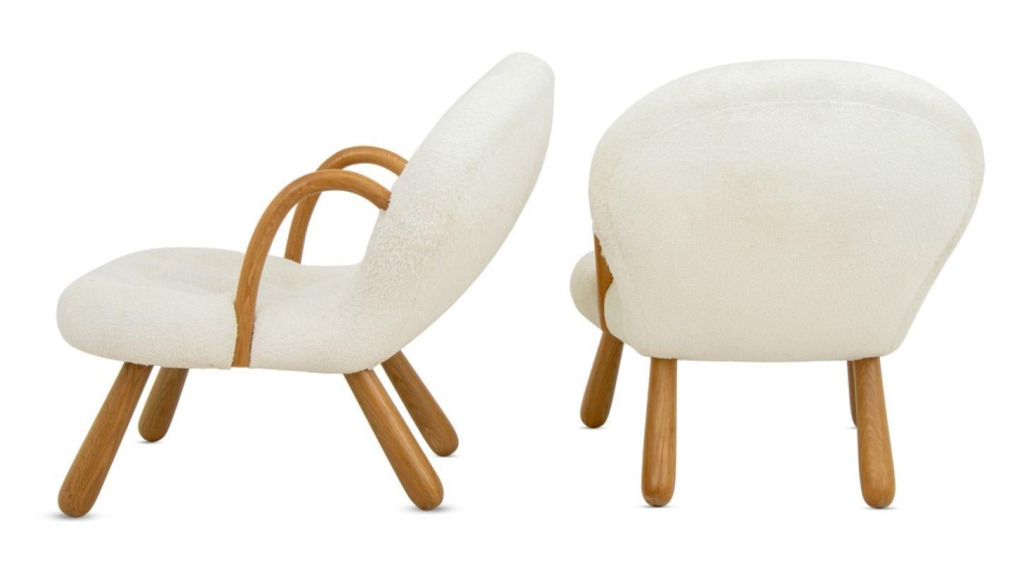 Pair of Mid-Century Modern Philip Arctander Style Clamshell Chairs In Good Condition In Astoria, NY