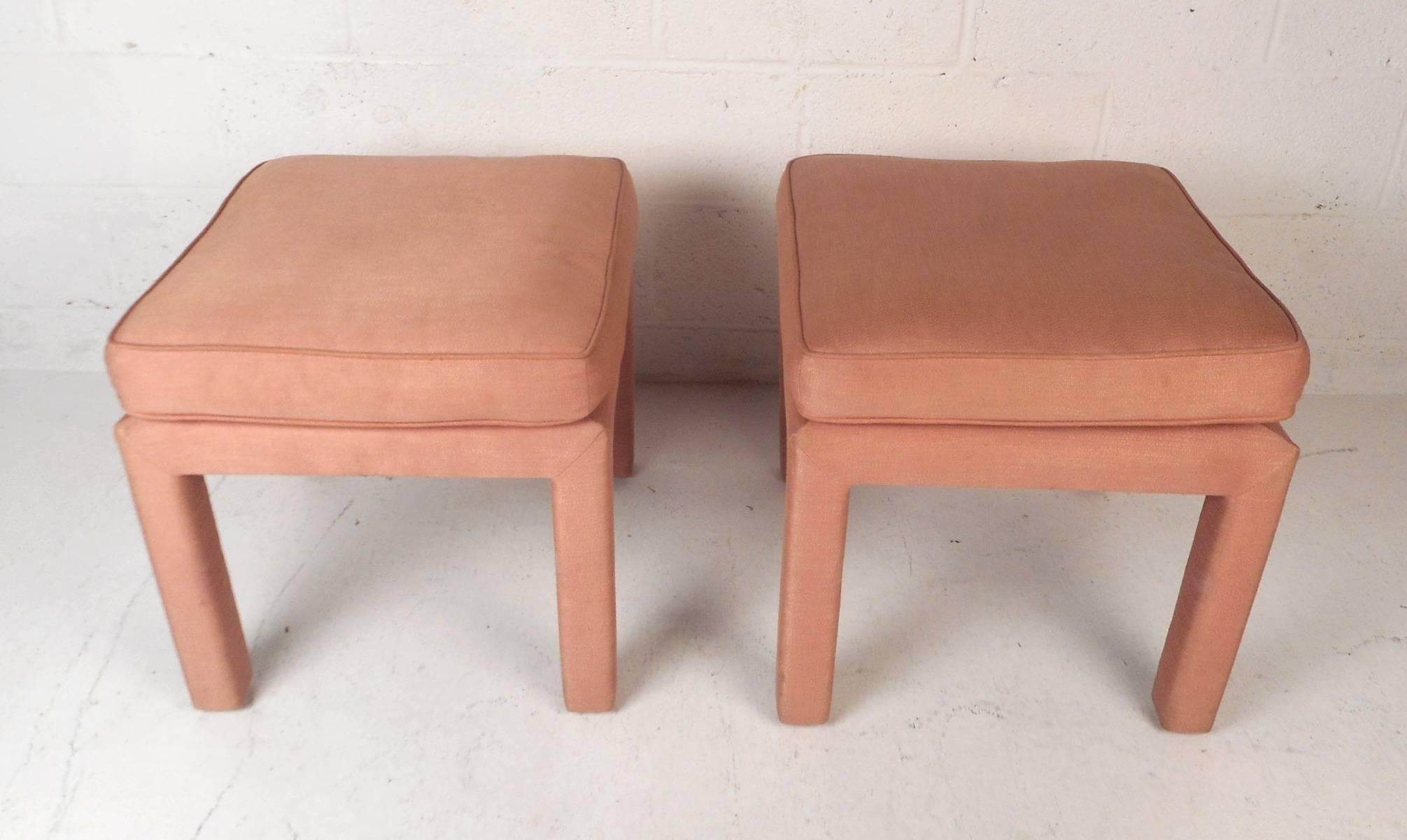 Pair of Mid-Century Modern Pink Ottomans In Good Condition In Brooklyn, NY