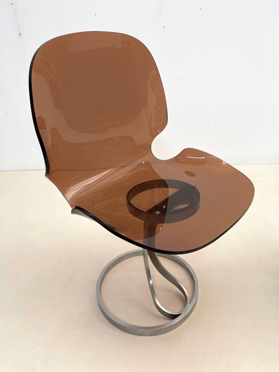 Mid-Century Modern Paire de chaises en plexiglas de style mi-siècle moderne, 1970 en vente
