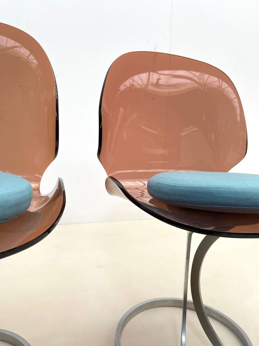 Pair of Mid-Century Modern Plexiglass Chairs, 1970 For Sale 2