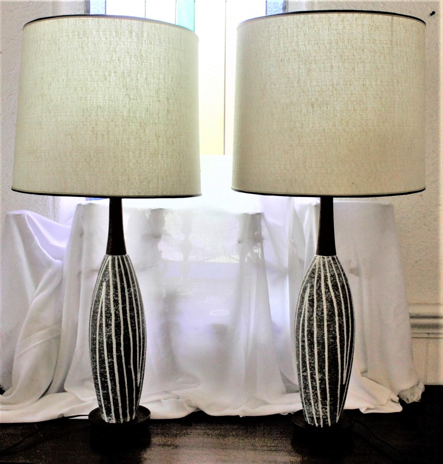 Hand-Crafted Pair of Upsala Ekeby Mid-Century Modern Pottery Table Lamps & Original Shades For Sale
