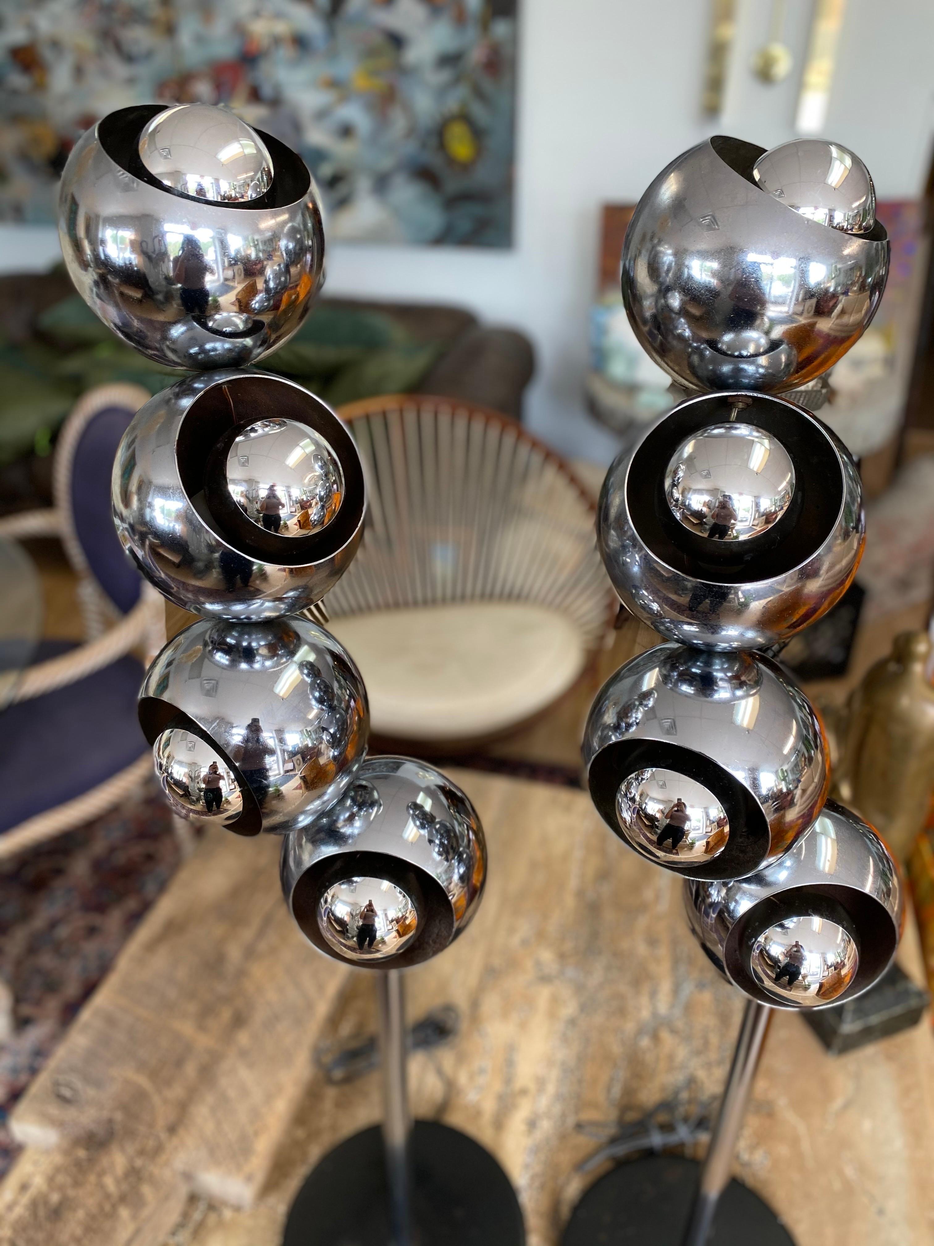 Mid-Century Modern Pair of Mid-century Modern Robert Sonneman Molecule Lamps