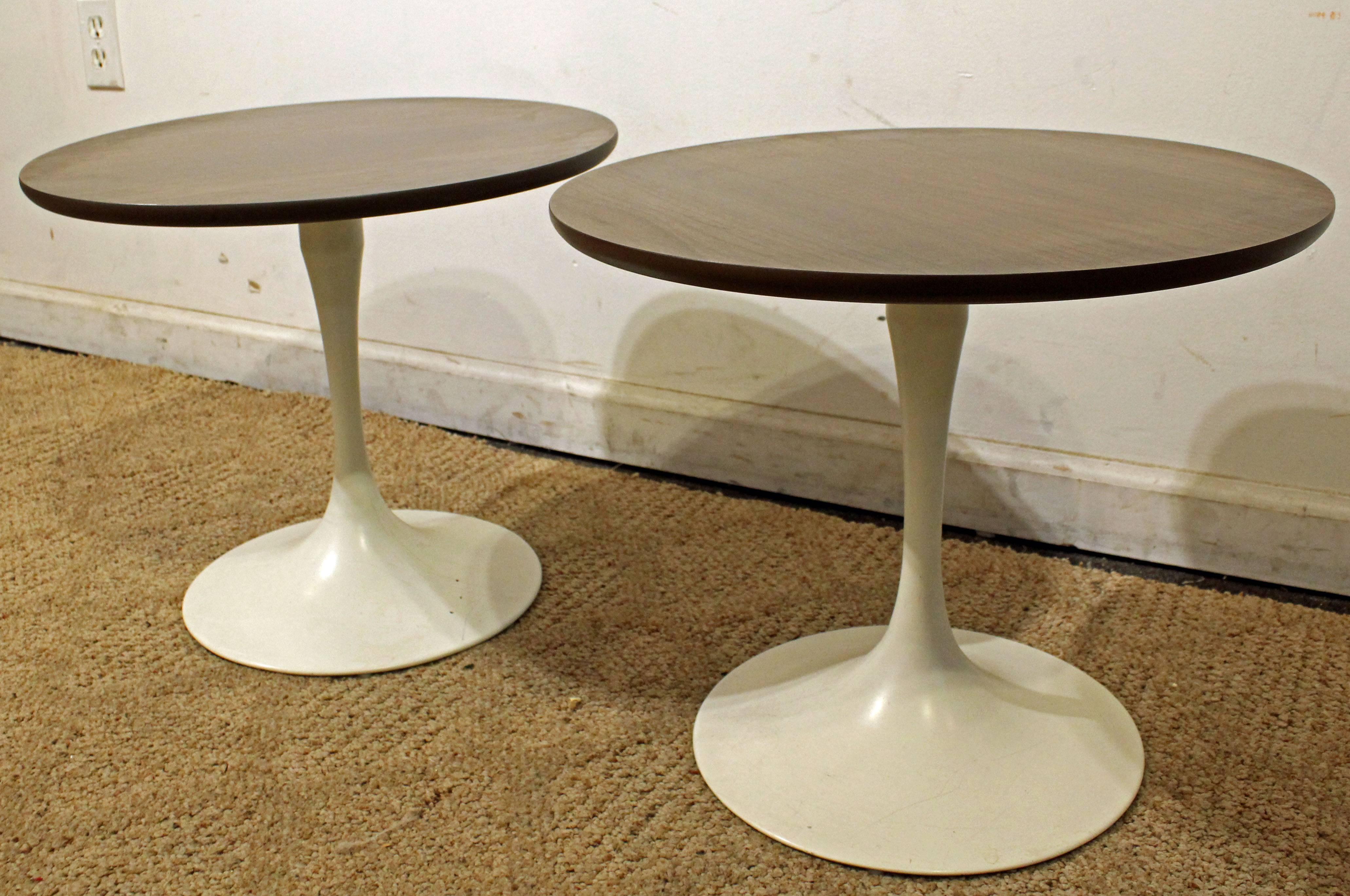 Unknown Pair of Mid-Century Modern Saarinen-Style Tulip End Tables