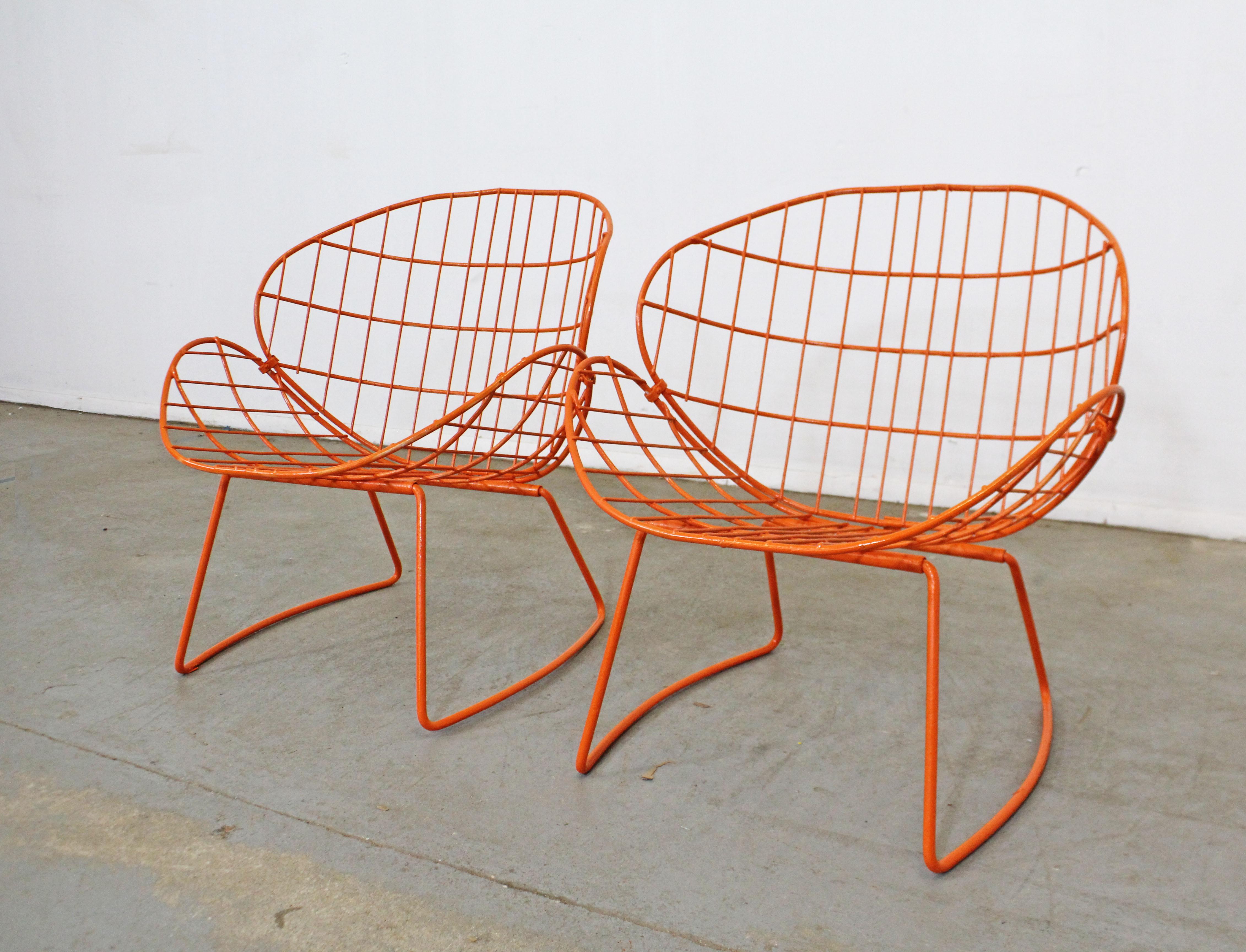 North American Pair of Mid-Century Modern Salterini Style Clam Shell Outdoor Patio Chairs