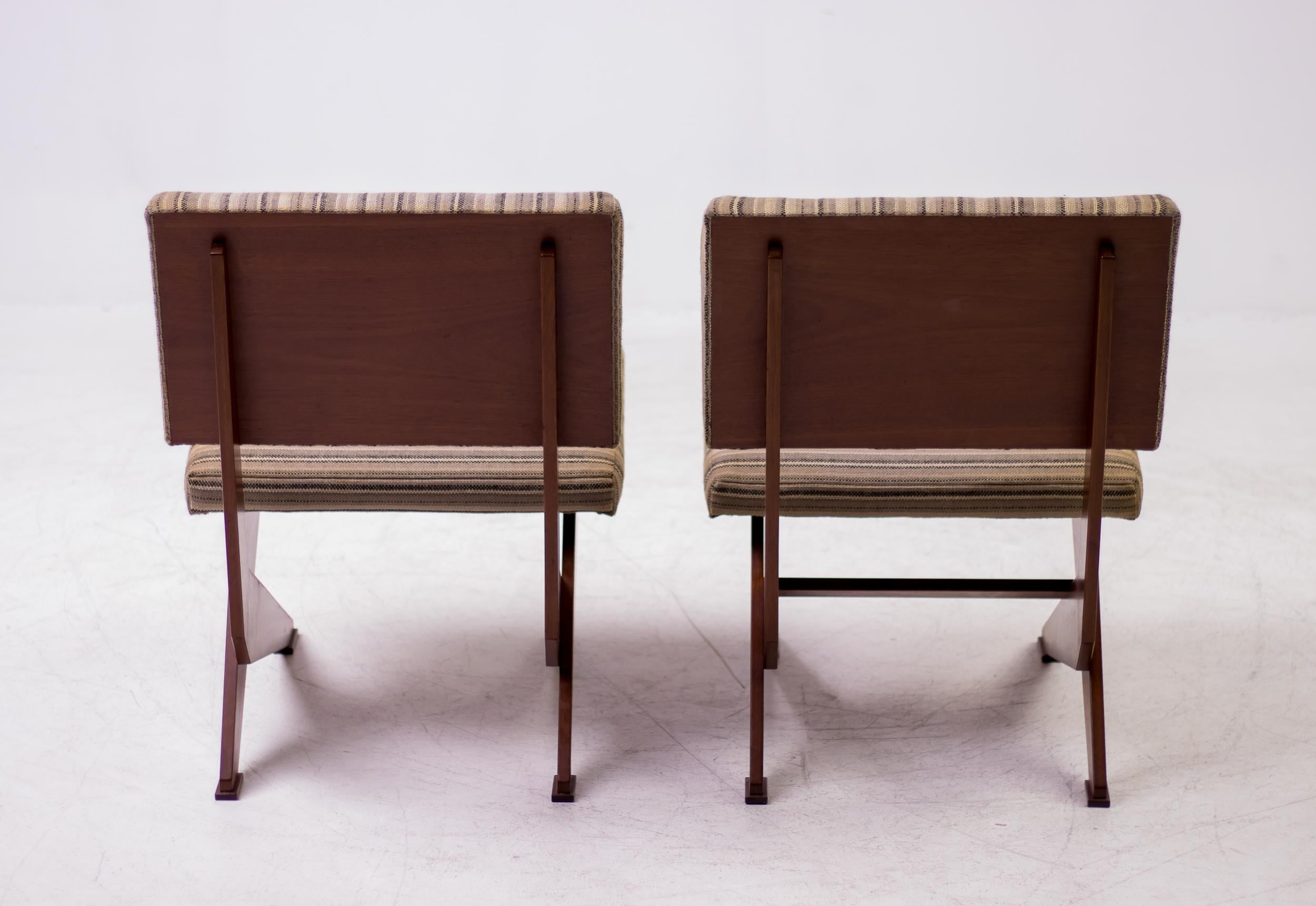 Pair of Mid-Century Modern Scissor Chairs For Sale 5