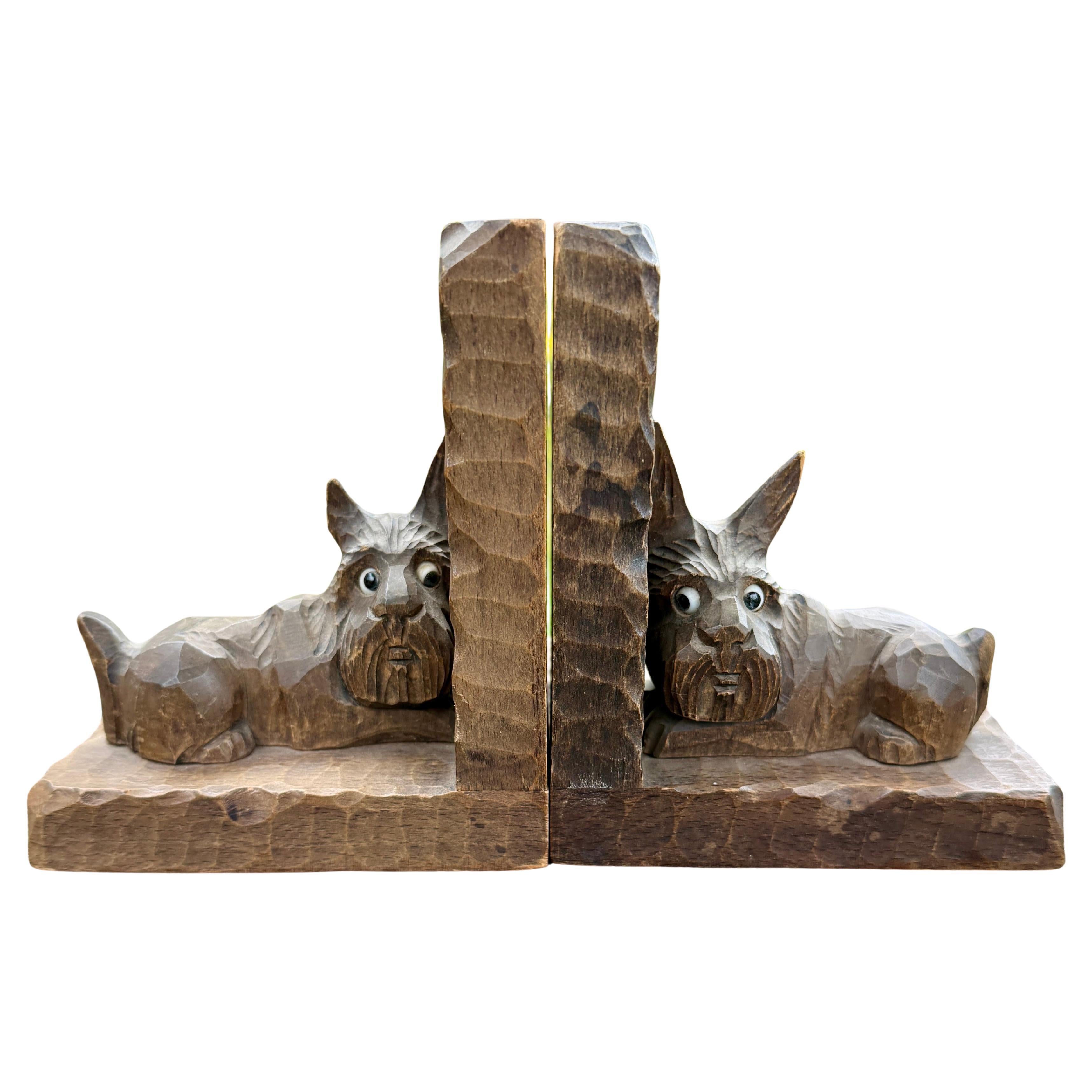 Mid-Century moderno Coppia di fermalibri a forma di cane terrier scozzese della metà del secolo scorso in vendita