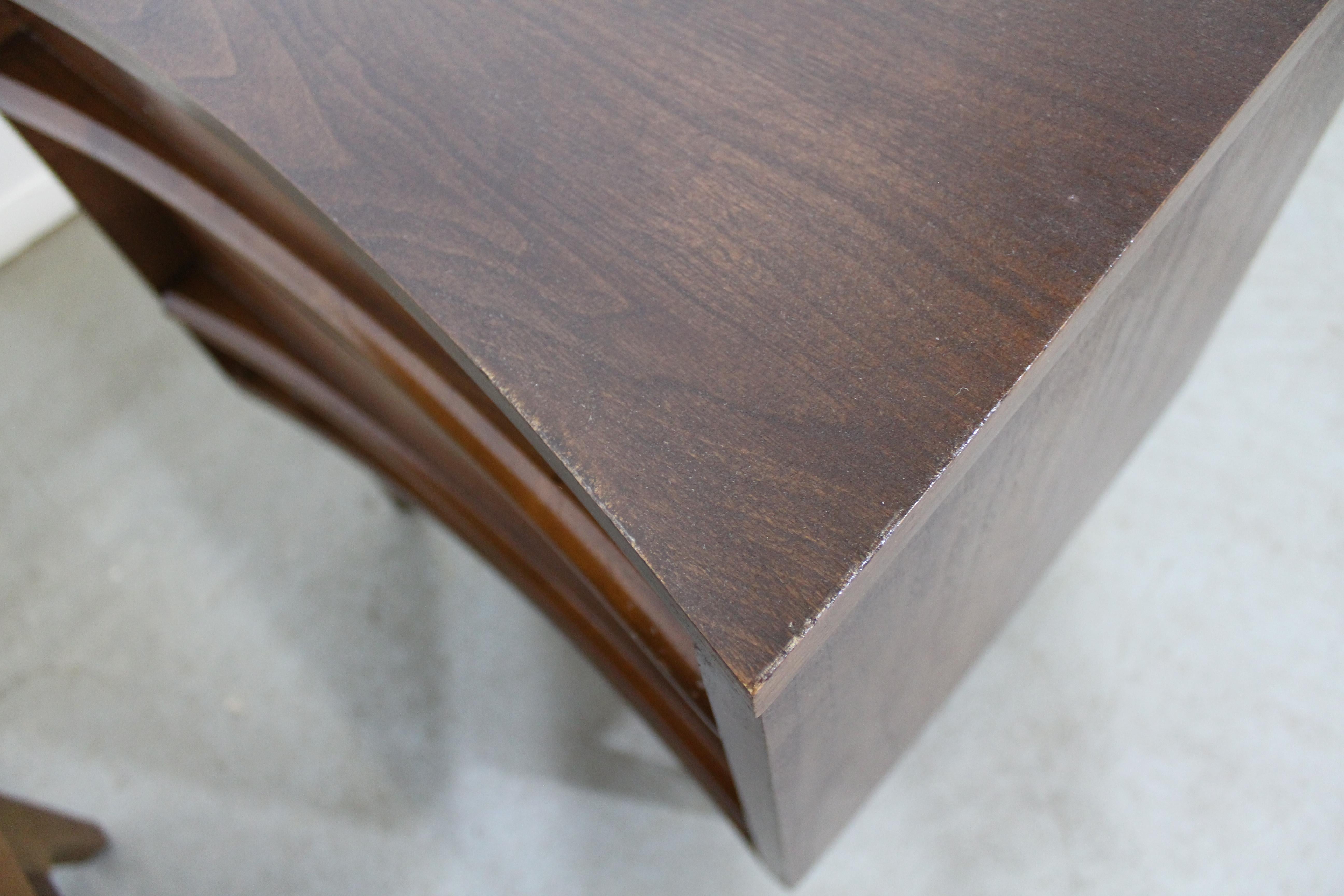 Mid-20th Century Pair of Mid-Century Modern Sculpted Concave Walnut Nightstands