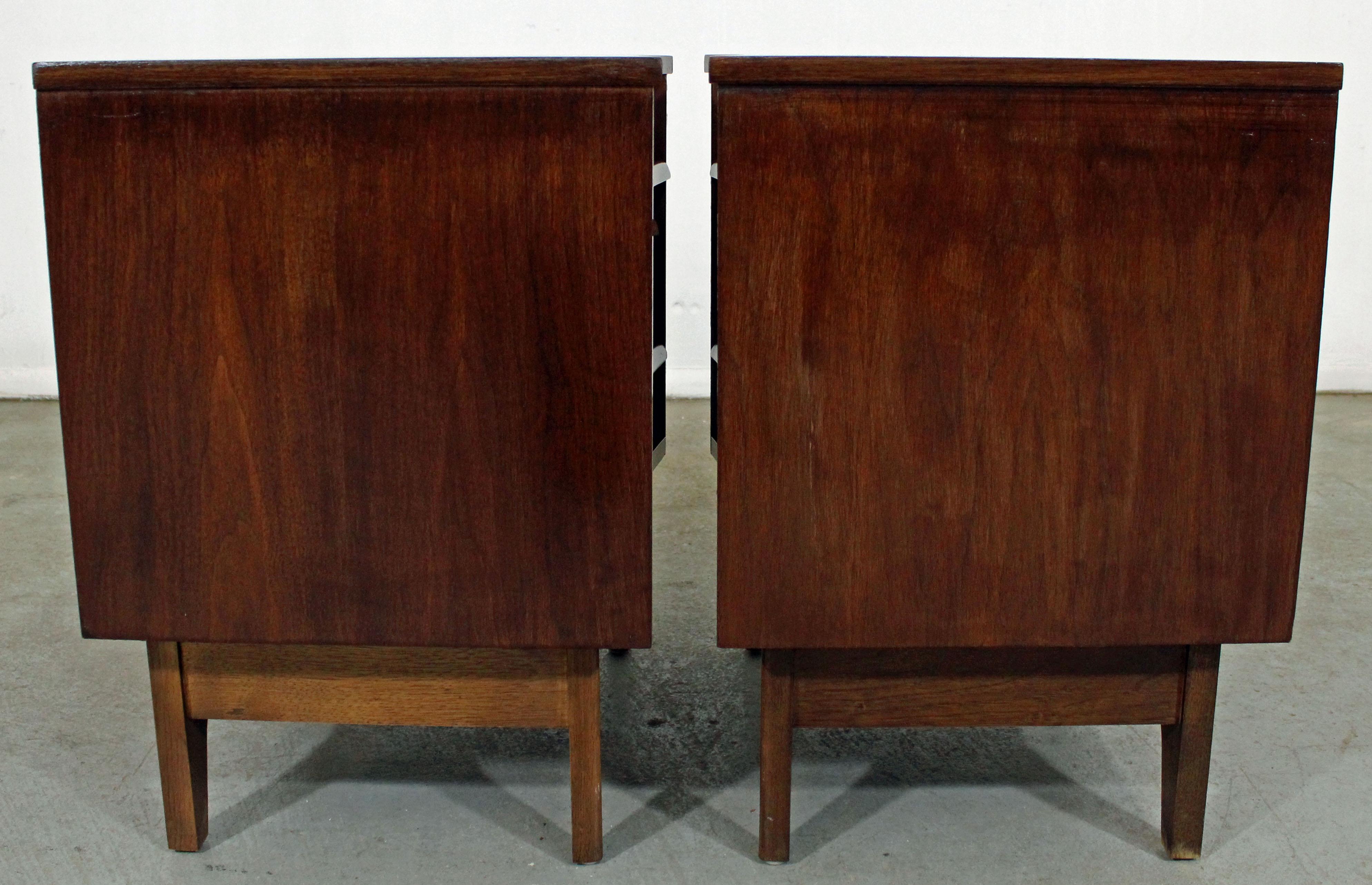 American Pair of Mid-Century Modern Sculpted Concave Walnut Nightstands