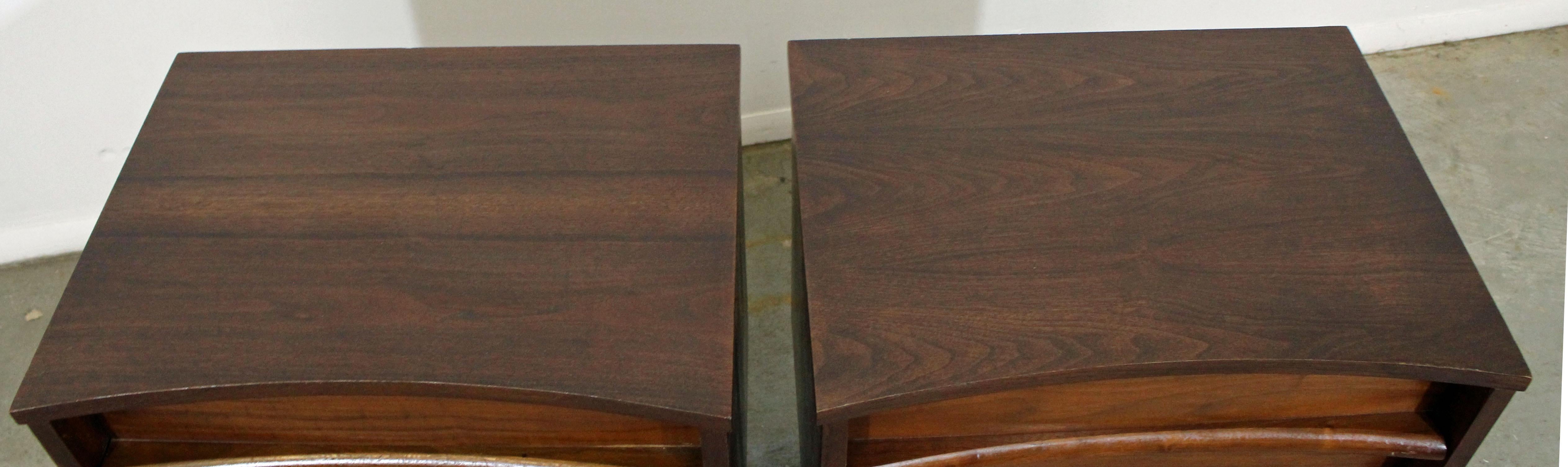 Pair of Mid-Century Modern Sculpted Concave Walnut Nightstands 3