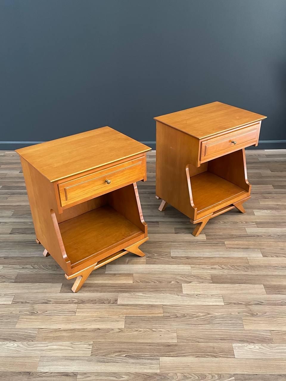 American Pair of Mid-Century Modern Sculpted Night Stands For Sale