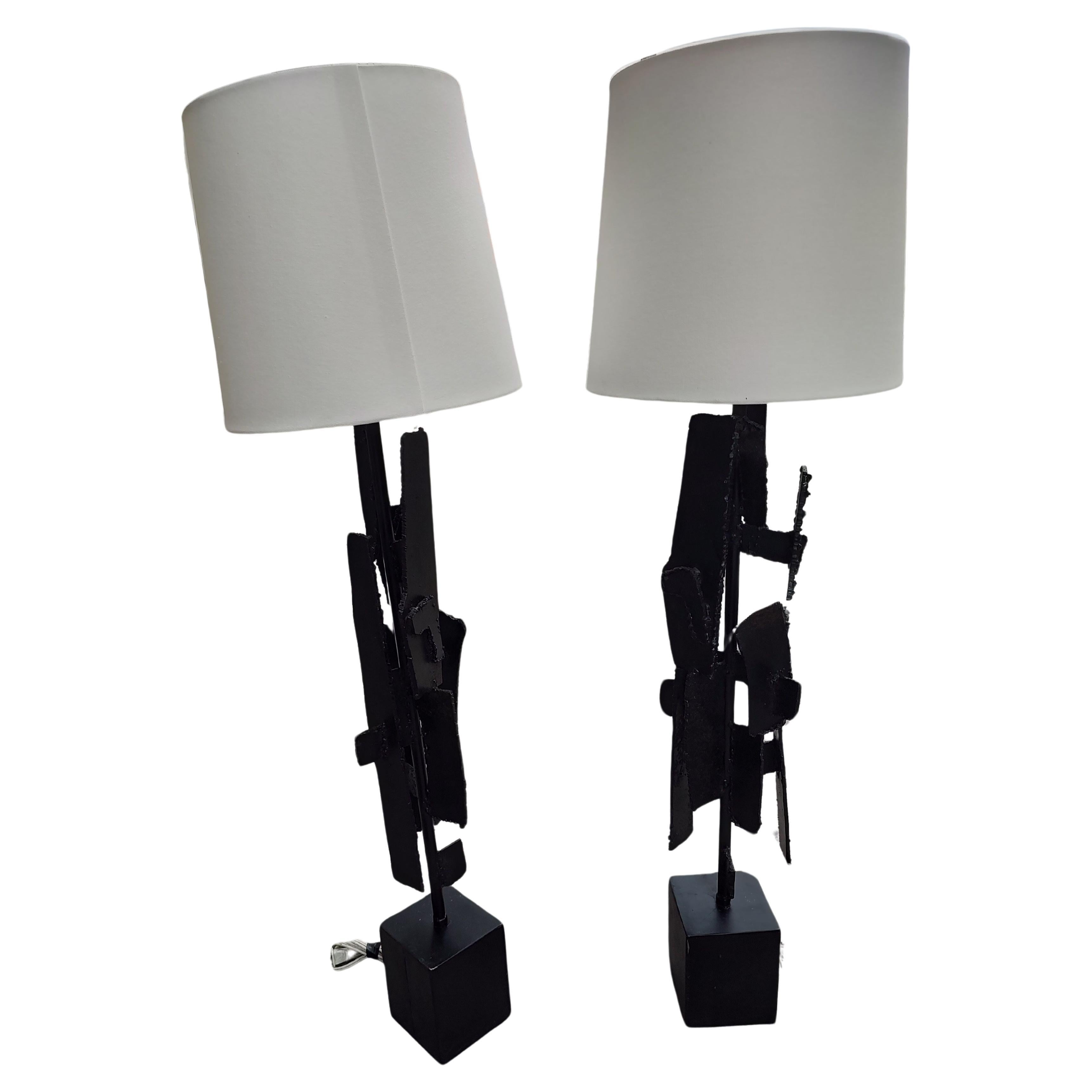 Hand-Crafted Pair of Mid Century Modern Sculptural Brutalist Torch Cut Steel Table Lamps For Sale