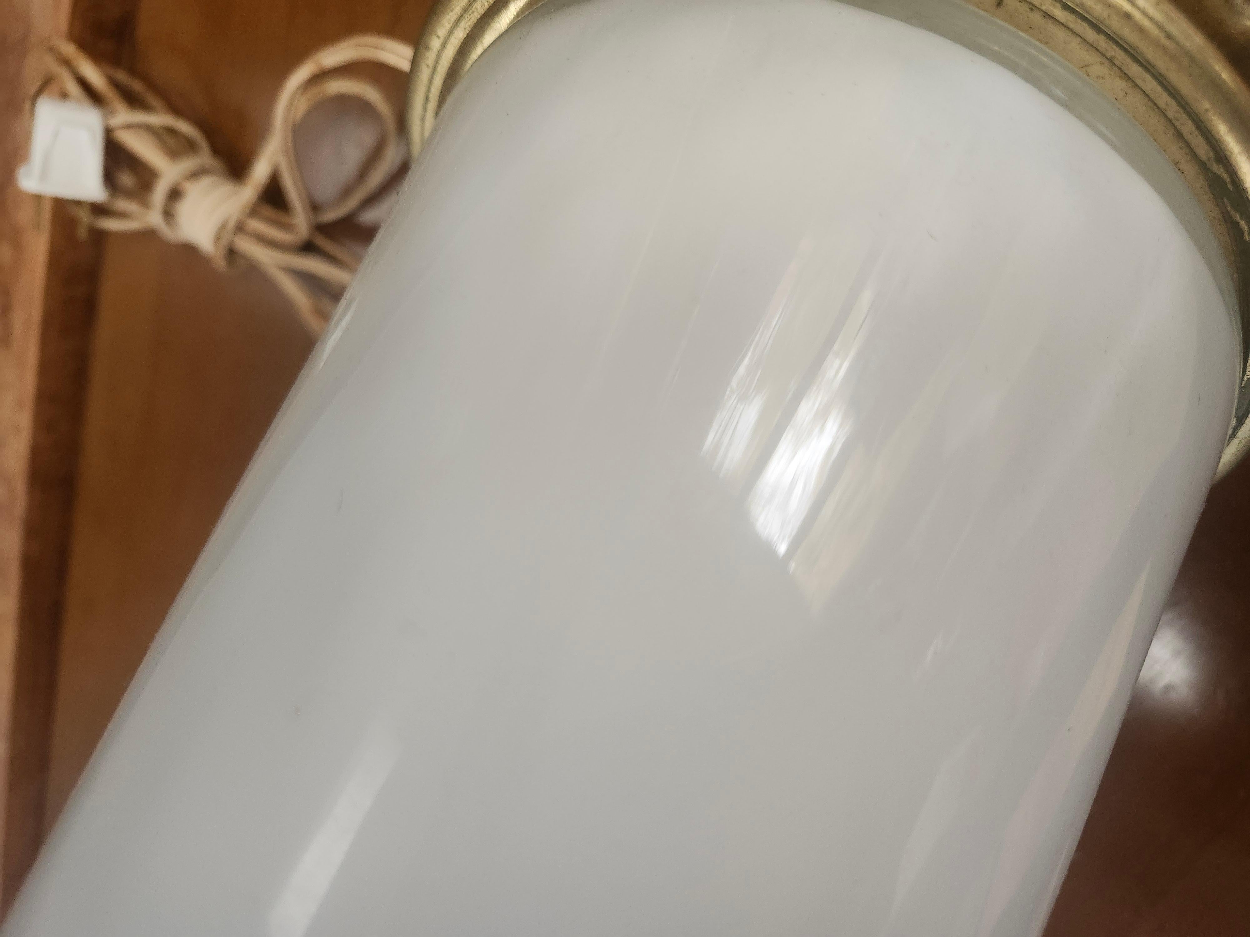 Pareja de lámparas de sobremesa escultóricas de cristal de mediados del siglo XX, de Italiano en venta