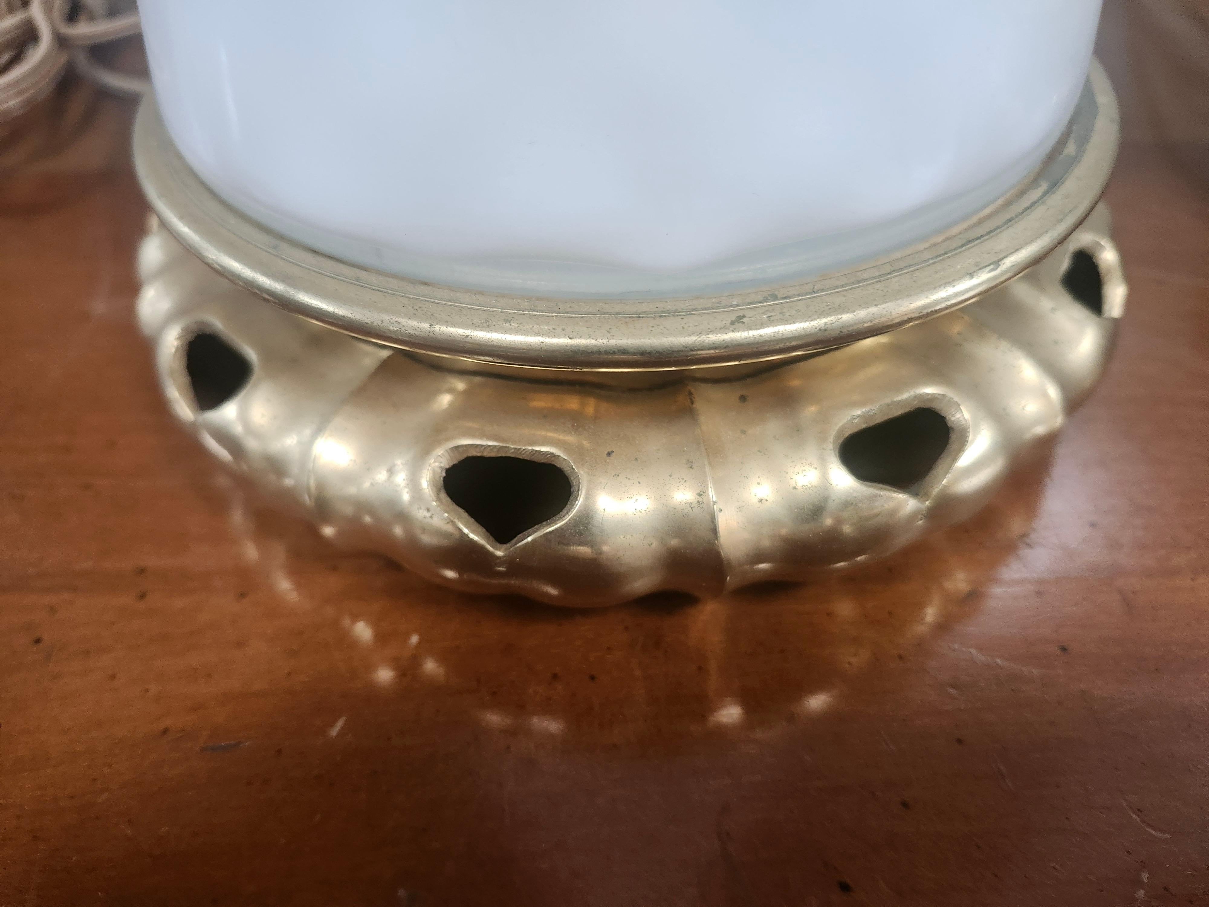 Pareja de lámparas de sobremesa escultóricas de cristal de mediados del siglo XX, de en venta 1