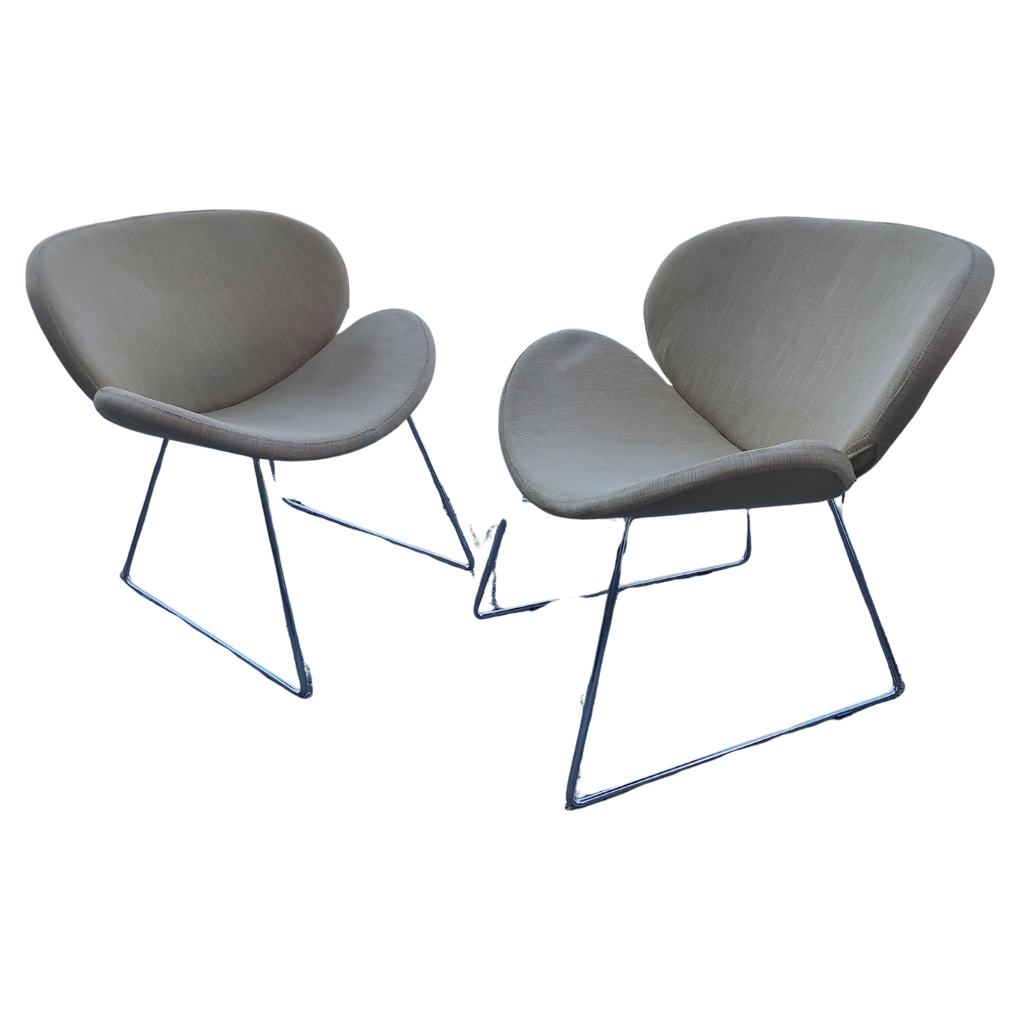 Pareja de sillas de salón escultóricas modernas de mediados de siglo estilo Pierre Paulin F438 Moderno de mediados de siglo en venta