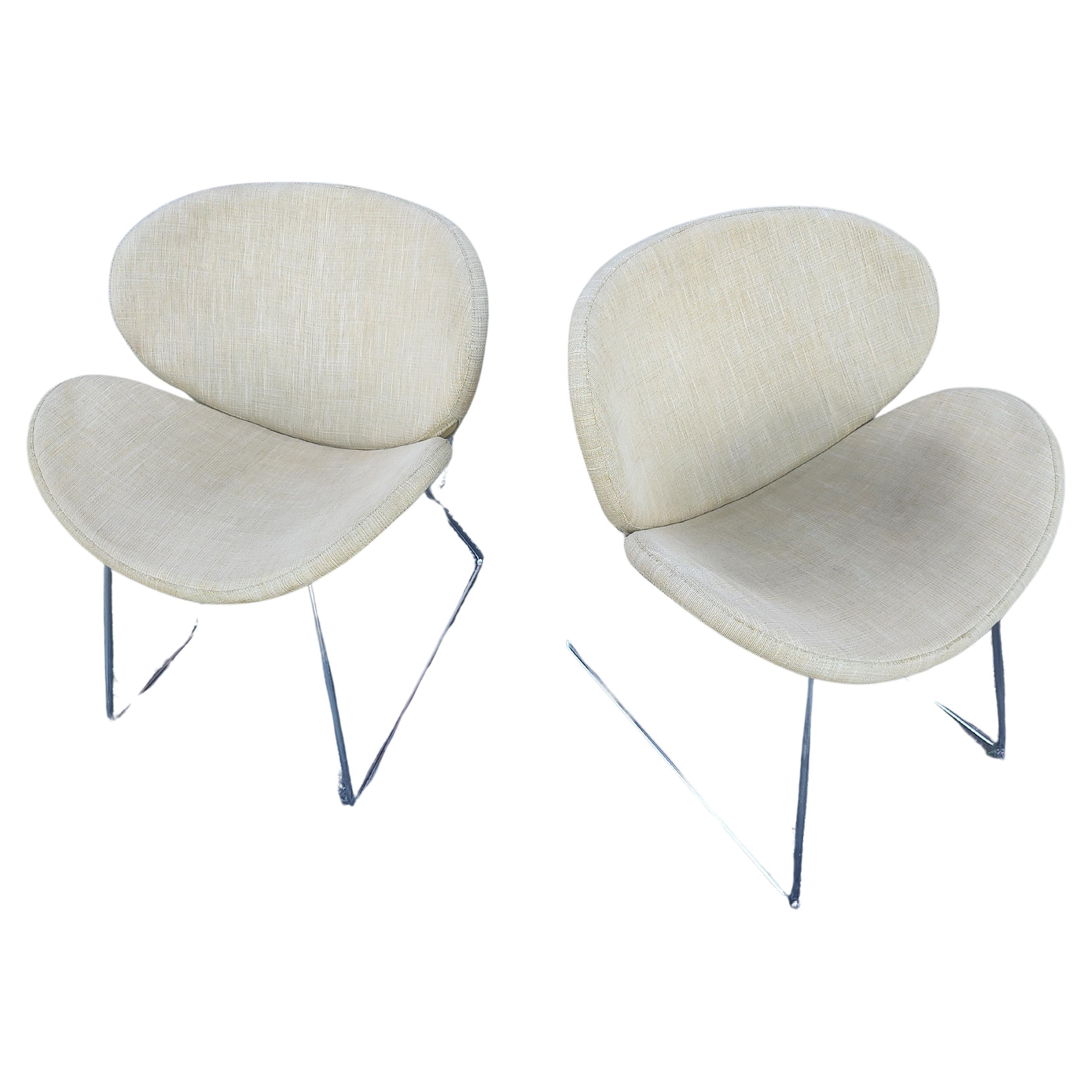 Pareja de sillas de salón escultóricas modernas de mediados de siglo estilo Pierre Paulin F438 en venta 1
