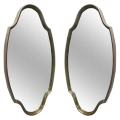 Paire de miroirs sculpturaux modernes du milieu du siècle dernier avec cadre doré