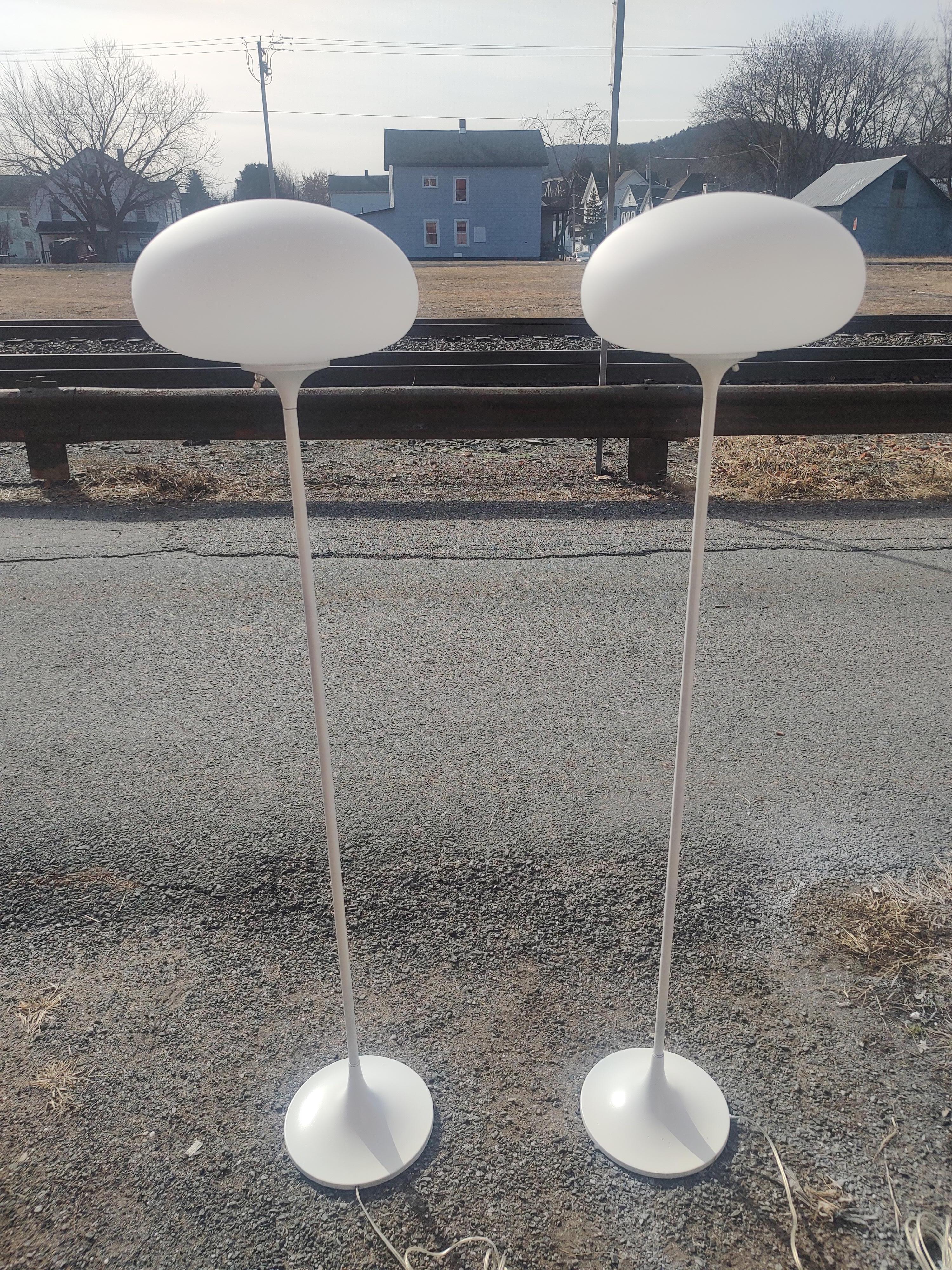 Pair of Mid Century Modern Sculptural Mushroom Floor Lamps by the Laurel Lamp Co For Sale 1
