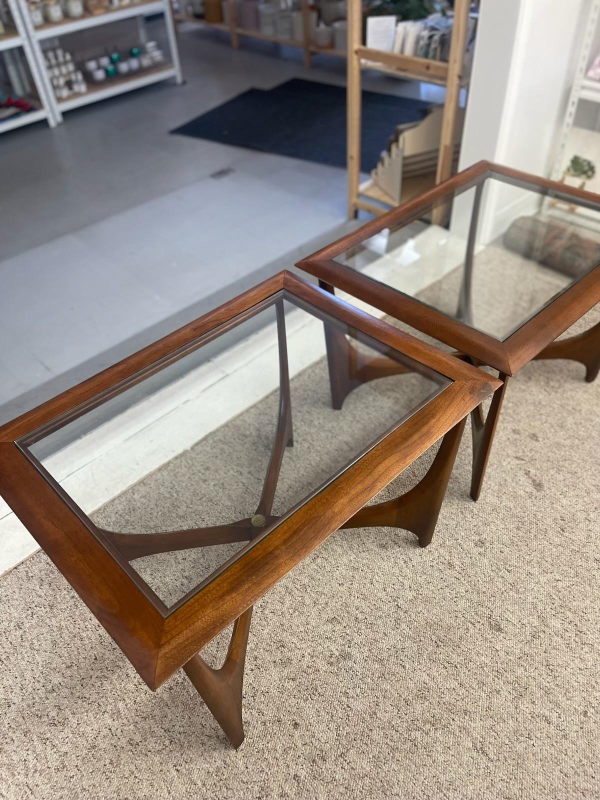 Pair of Mid-Century Modern Sculptural Possibly Walnut and Glass End Tables. For Sale 1