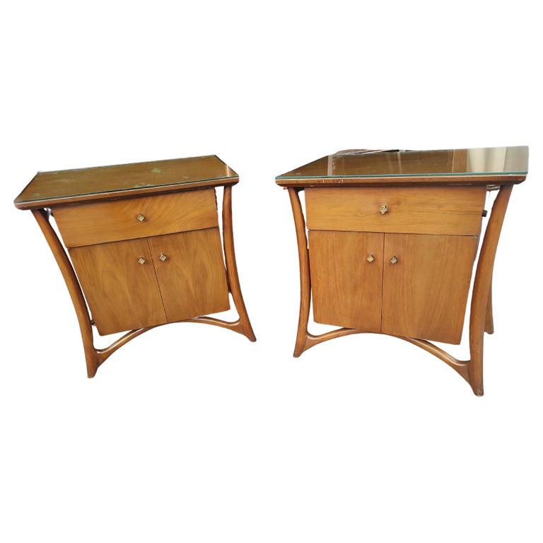 Pair of MidCentury Modern Sculptural Walnut Night Tables by Piet Hein