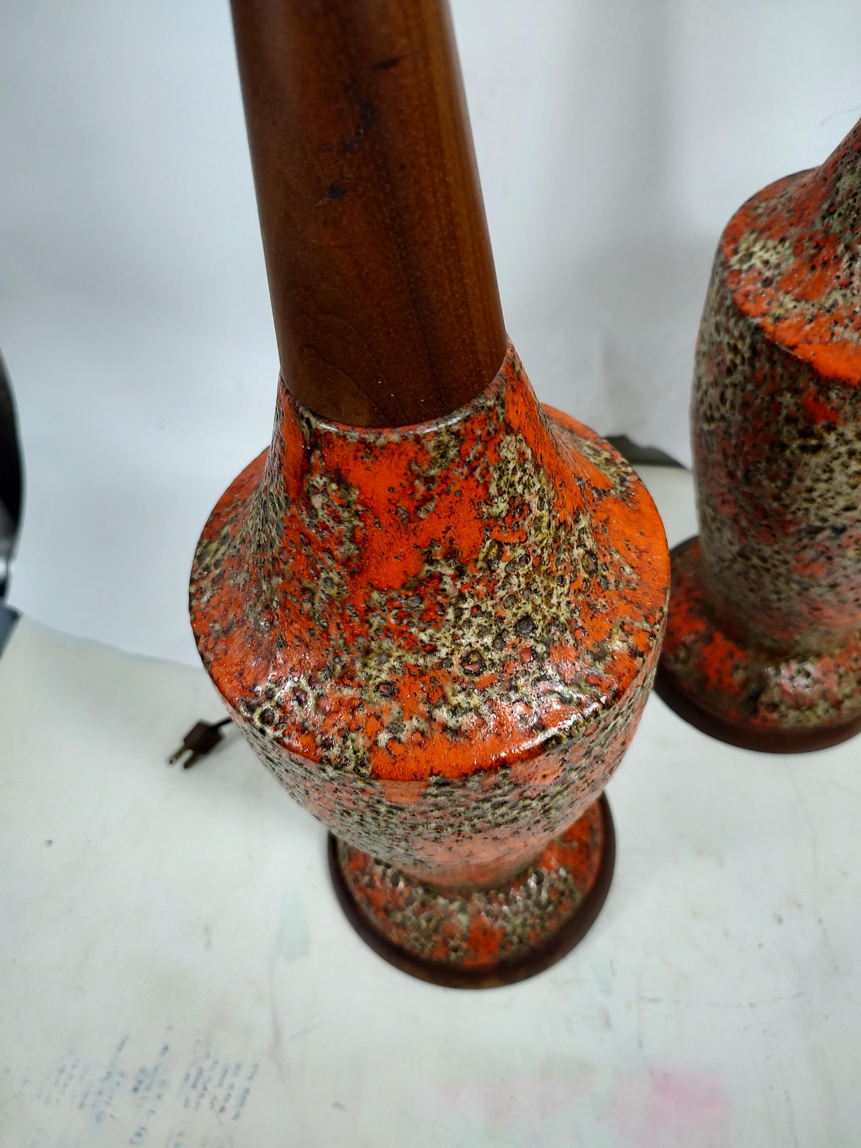 Pair of Mid-Century Modern Sculptural Walnut & Volcanic Lava Pottery Table Lamps In Good Condition For Sale In Port Jervis, NY