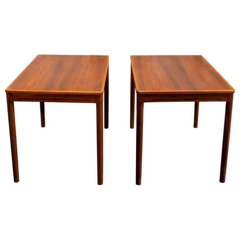 Pair of MidCentury Modern Side or End Tables in Teak For Sale at 1stDibs