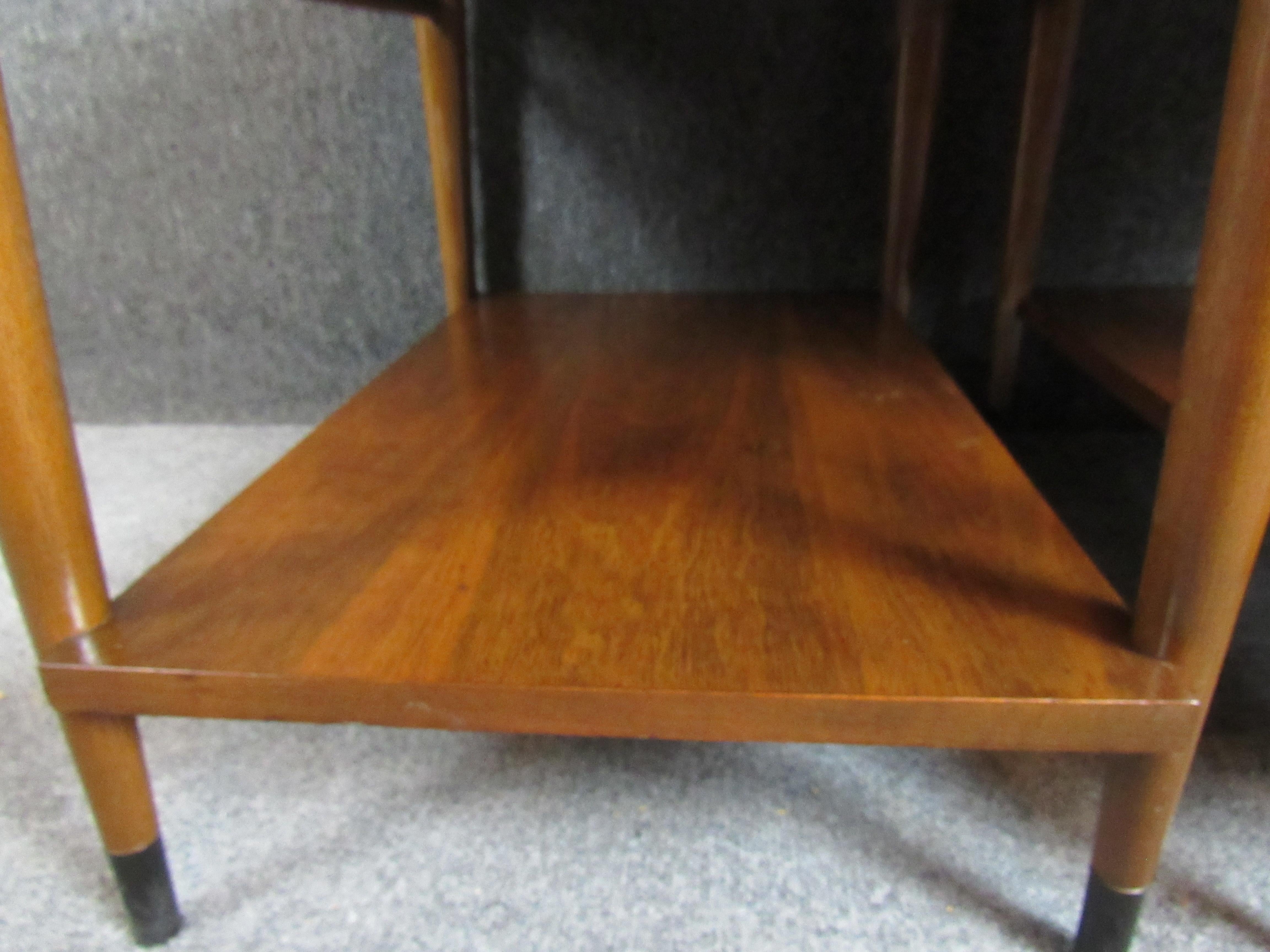 Pair of Mid-Century Modern Side Tables by Lane For Sale 4