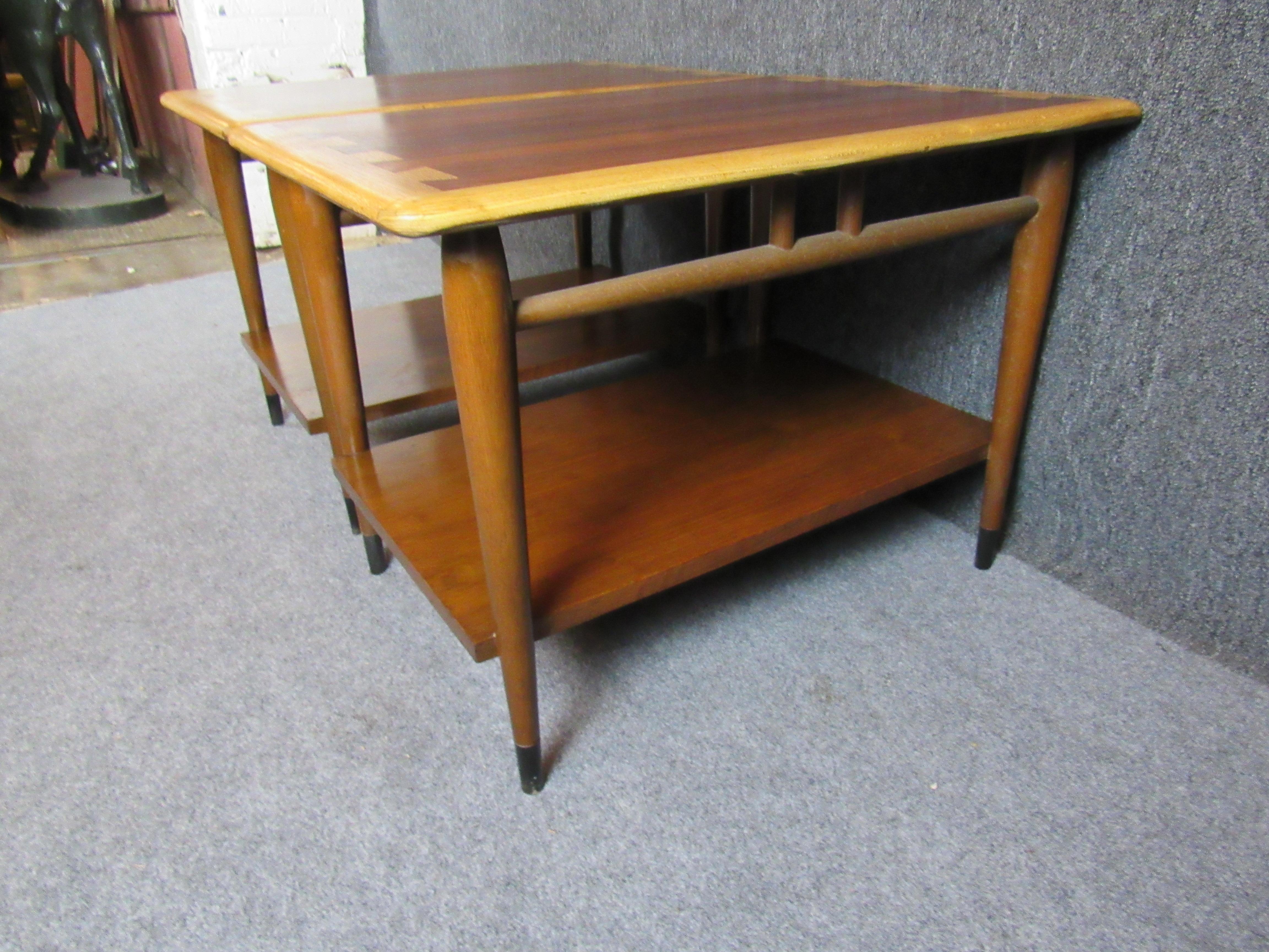 Pair of Mid-Century Modern Side Tables by Lane For Sale 1