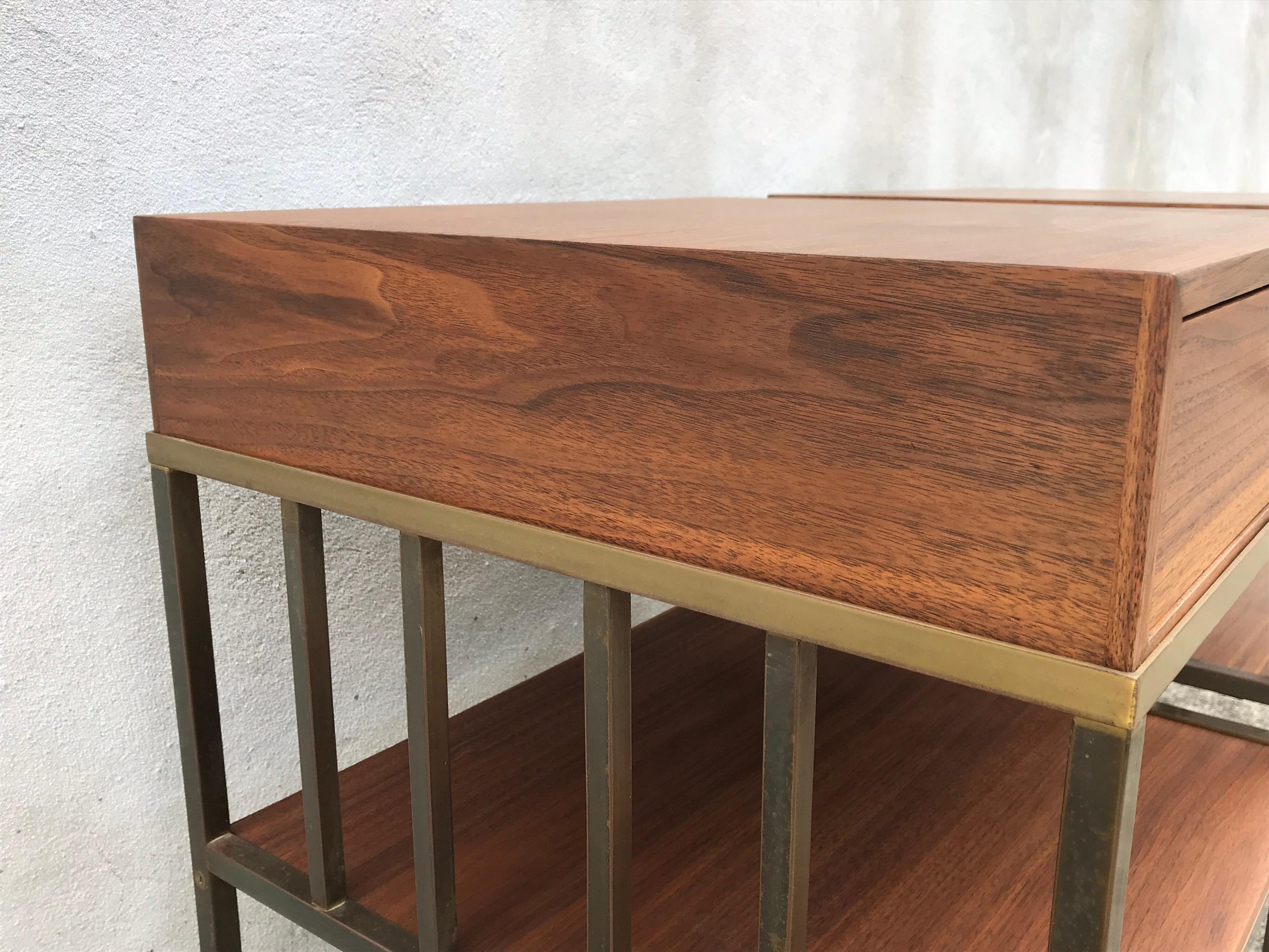 Pair of Mid Century Modern Side Tables or Nightstands by Paul McCobb In Good Condition In Bedford Hills, NY