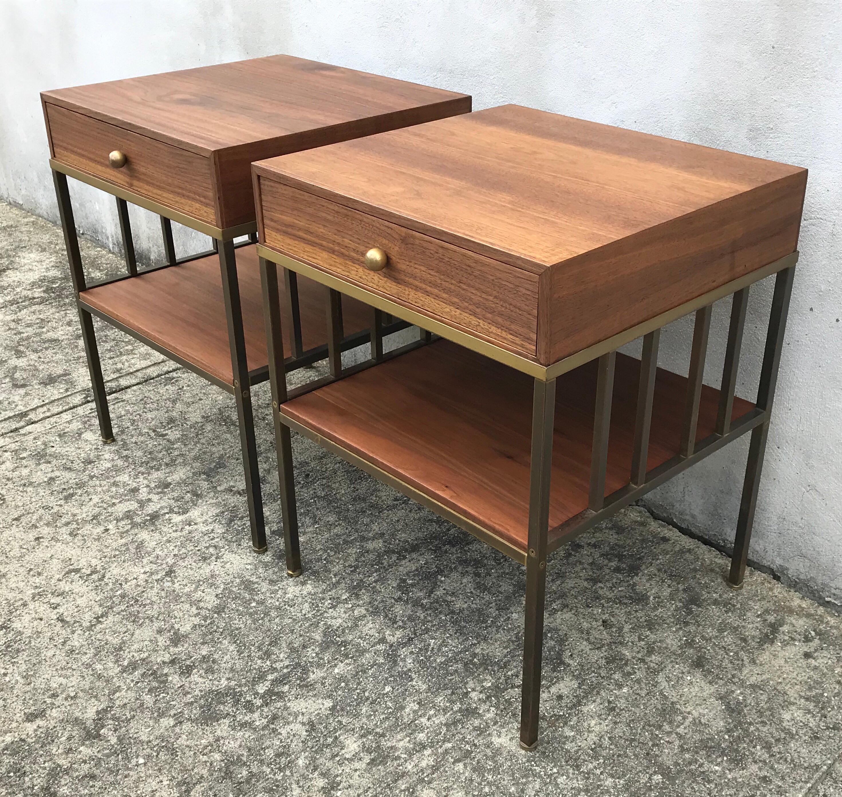 Pair of Mid-Century Modern Side Tables or Nightstands in the Style Paul McCobb In Good Condition In Bedford Hills, NY