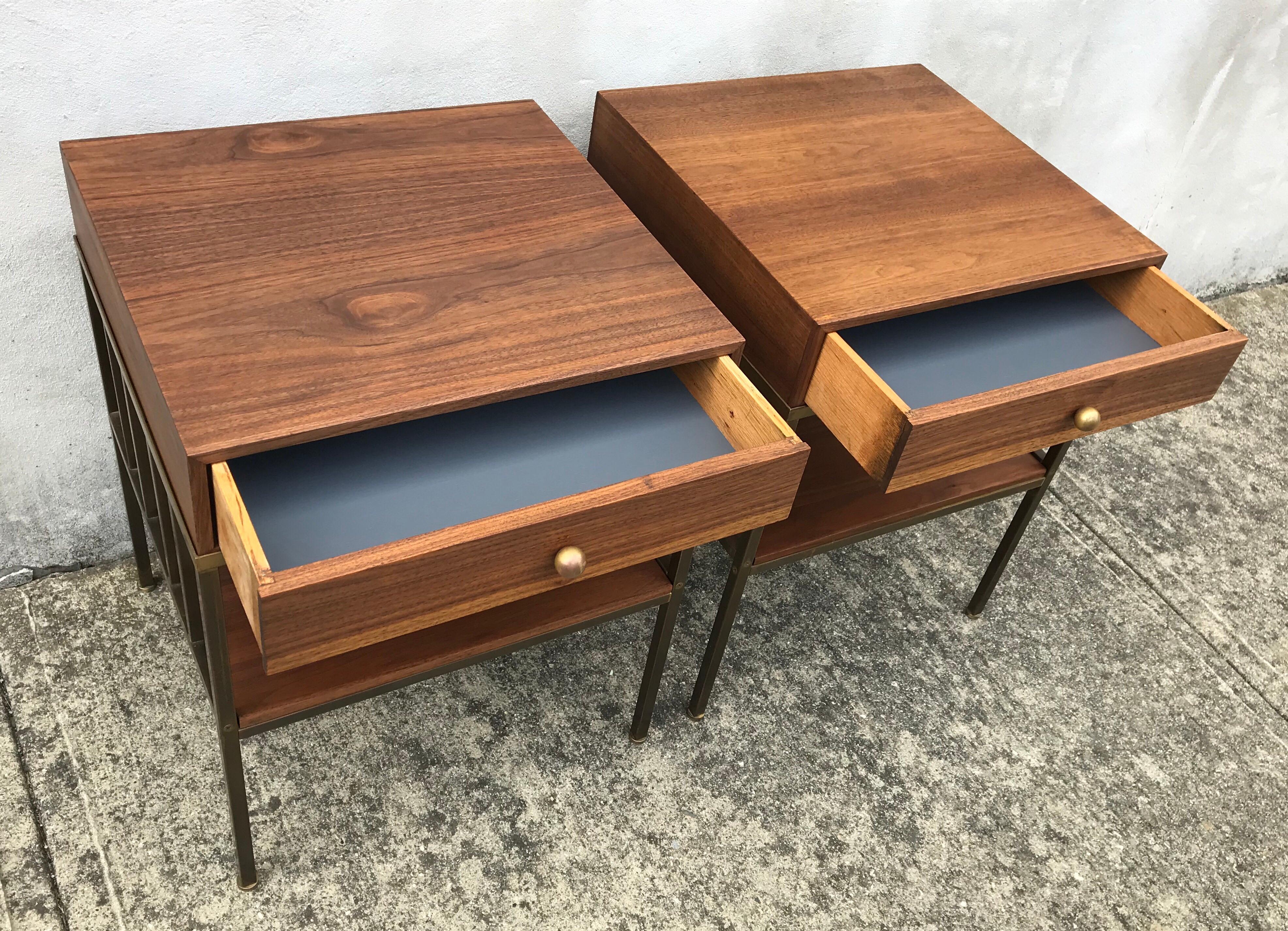 Pair of Mid-Century Modern Side Tables or Nightstands in the Style Paul McCobb 2
