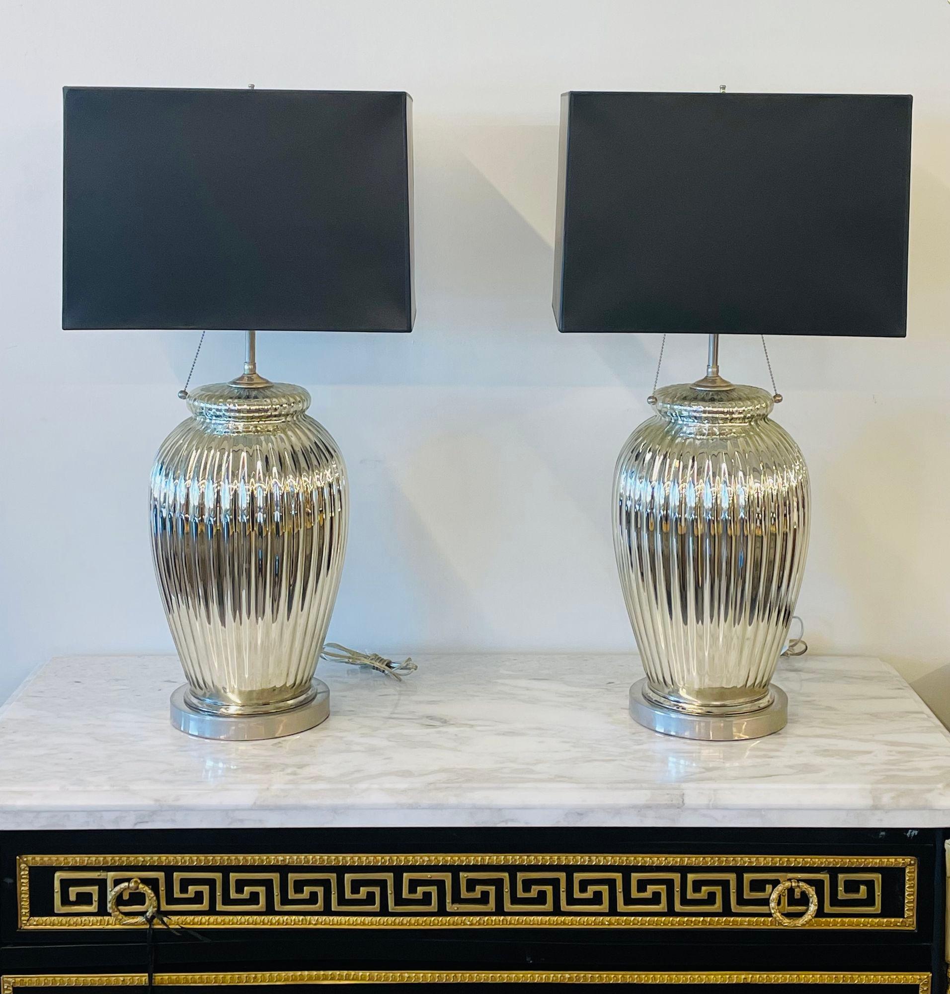 Pair of Mid-Century Modern Silver Table Lamps, Mercury Glass, Brass, Urn-Shaped For Sale 5