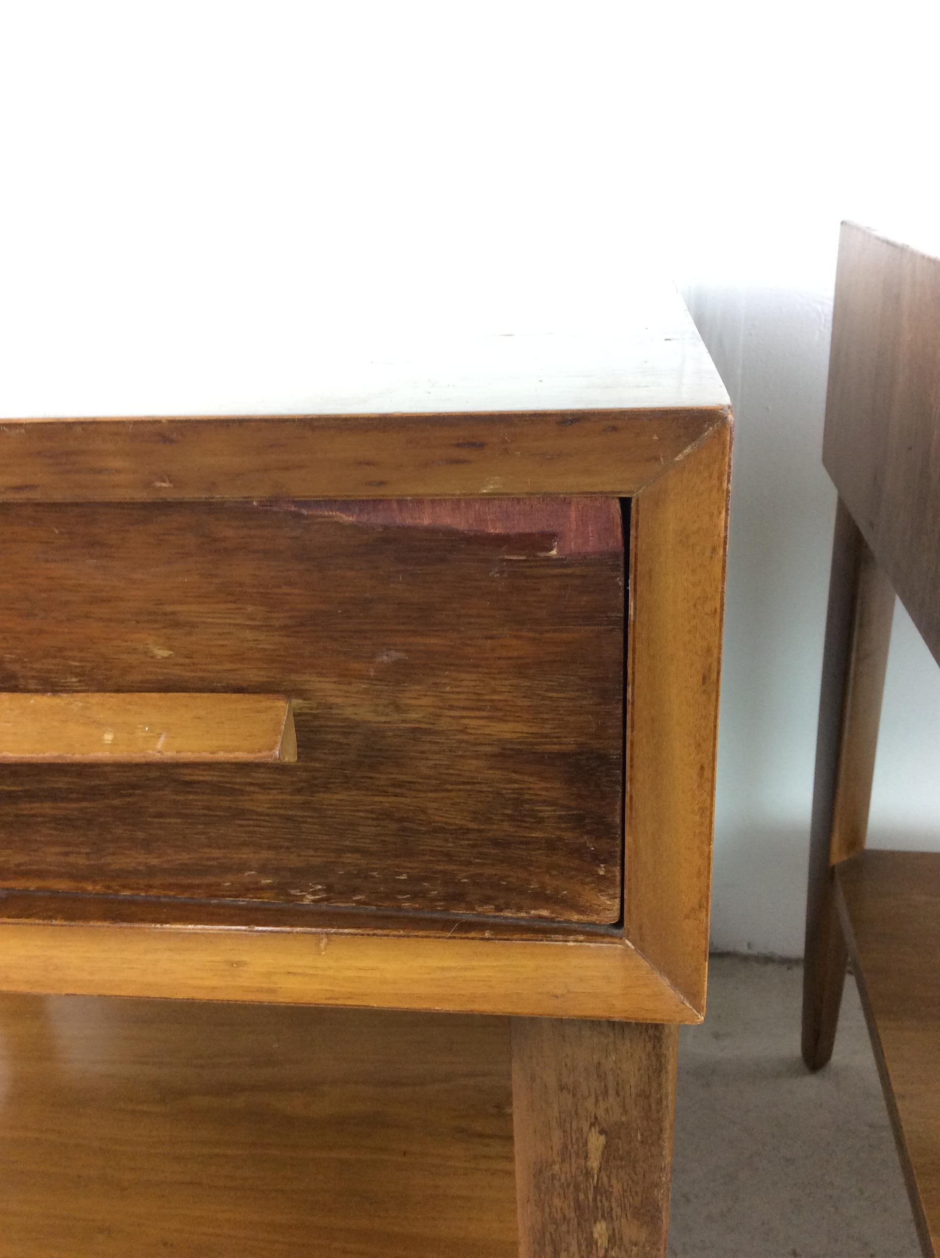 Pair of Mid Century Modern Single Drawer Nightstands by Widdicomb For Sale 3