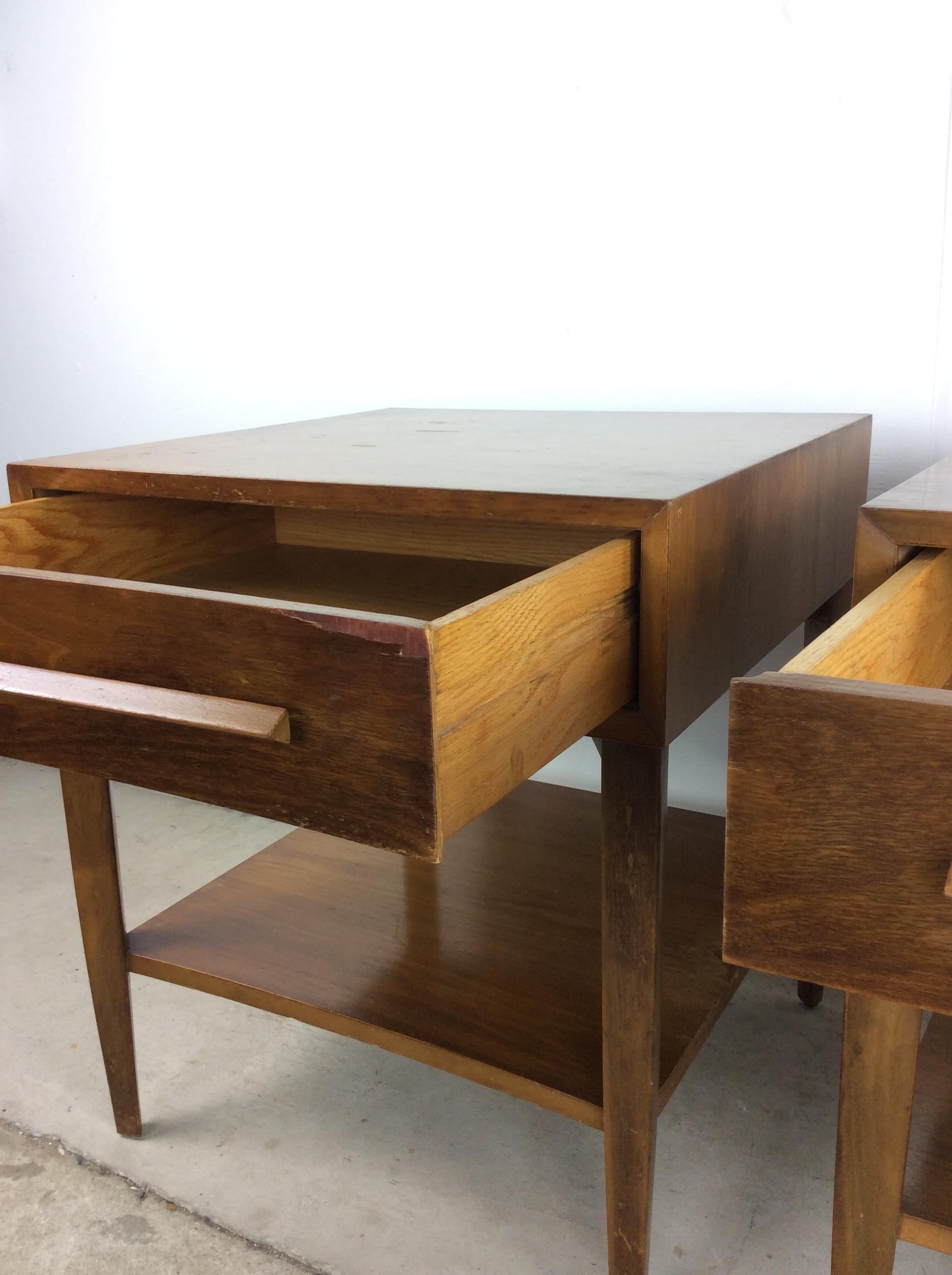 Pair of Mid Century Modern Single Drawer Nightstands by Widdicomb For Sale 11