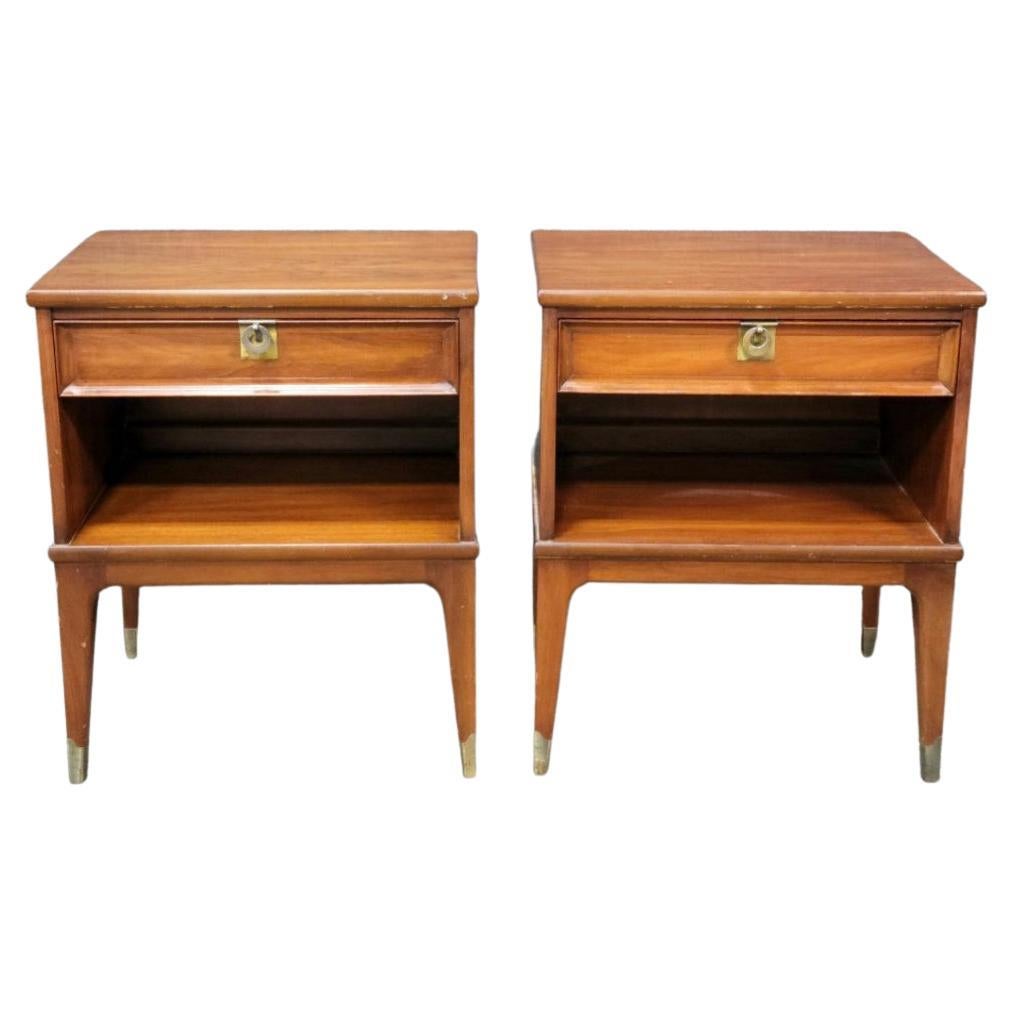 Pair of Mid-Century Modern Single Drawer Walnut Nightstands Ring Brass Handles In Good Condition For Sale In BROOKLYN, NY