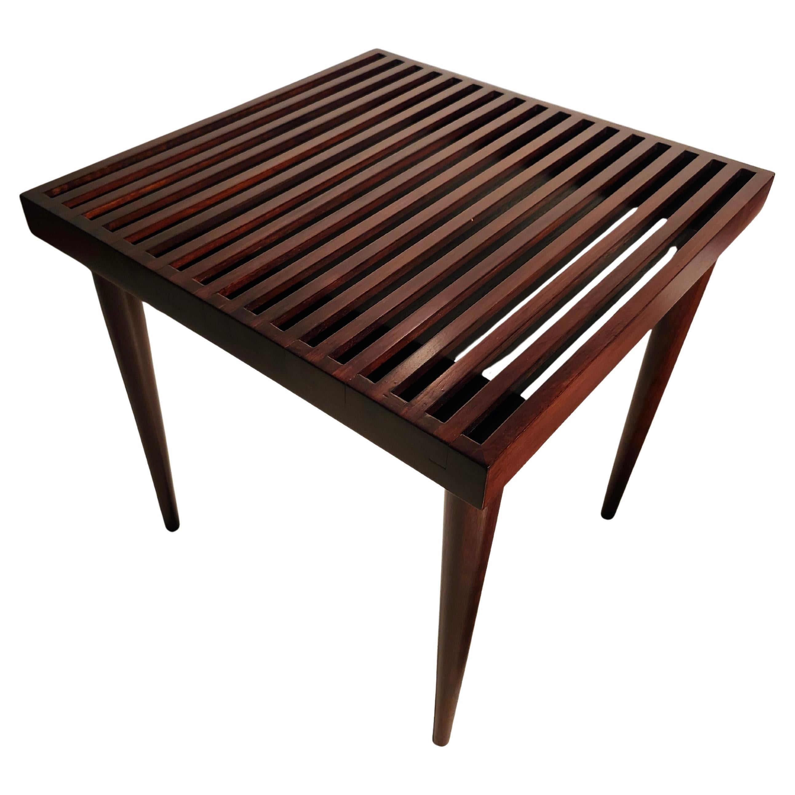 Mid-Century Modern Paire de tables d'appoint en noyer à lamelles de Mel Smilow, du milieu du siècle dernier, datant de 1955 en vente