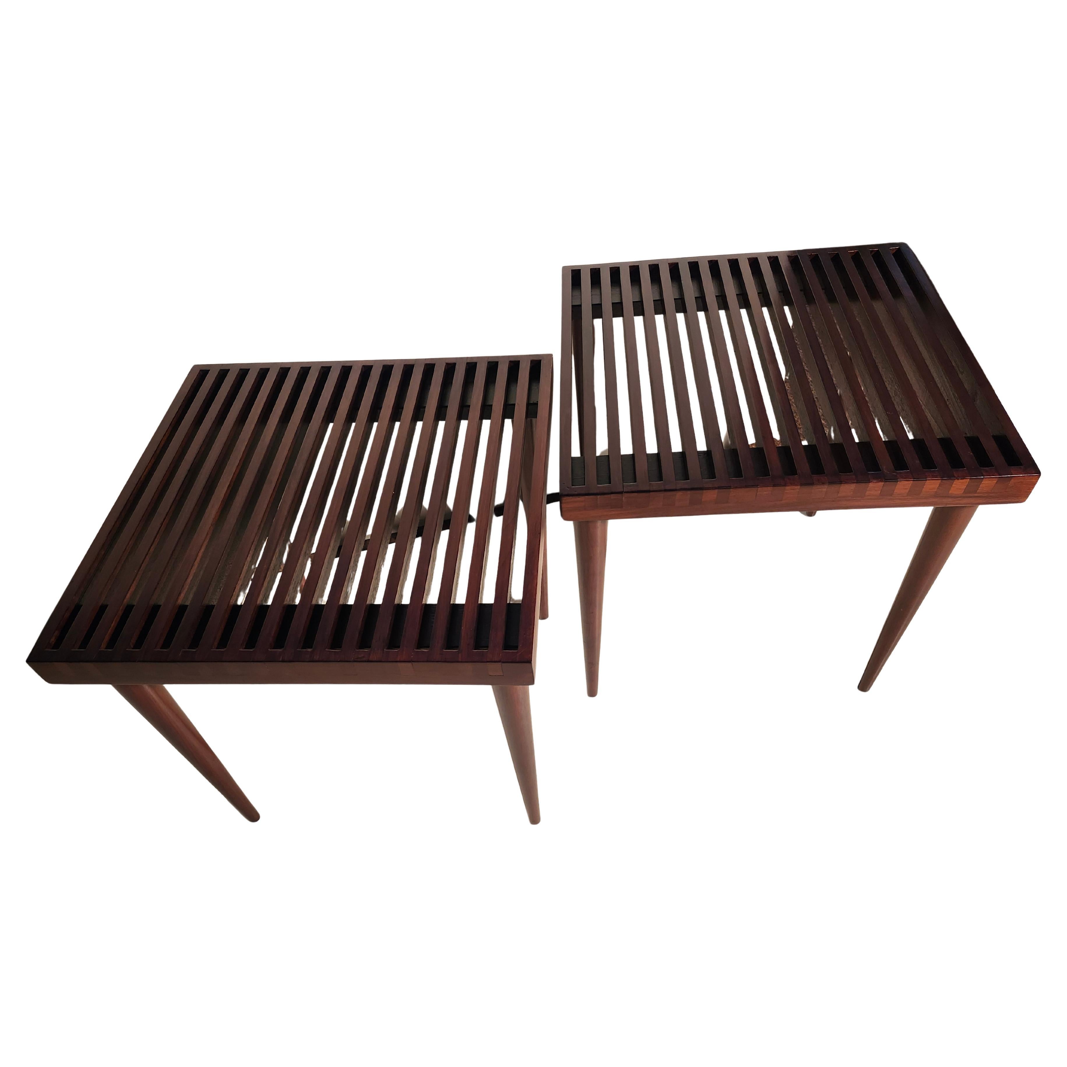 Paire de tables d'appoint en noyer à lamelles de Mel Smilow, du milieu du siècle dernier, datant de 1955 Bon état - En vente à Port Jervis, NY