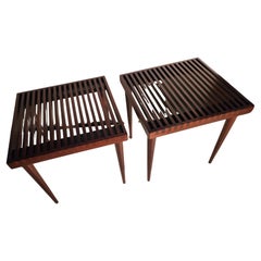 Ein Paar Mid Century Modern Slatted Walnut End Tables von Mel Smilow C1955