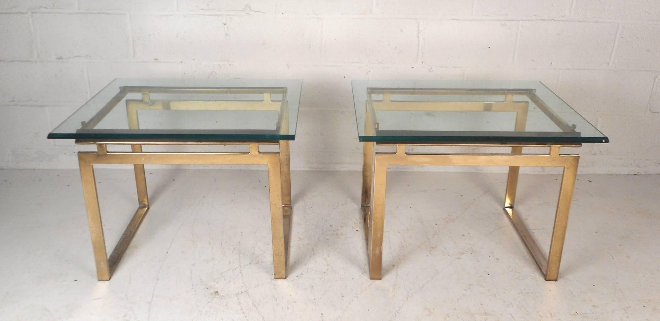 Late 20th Century Pair of Mid-Century Modern Sled Leg End Tables For Sale
