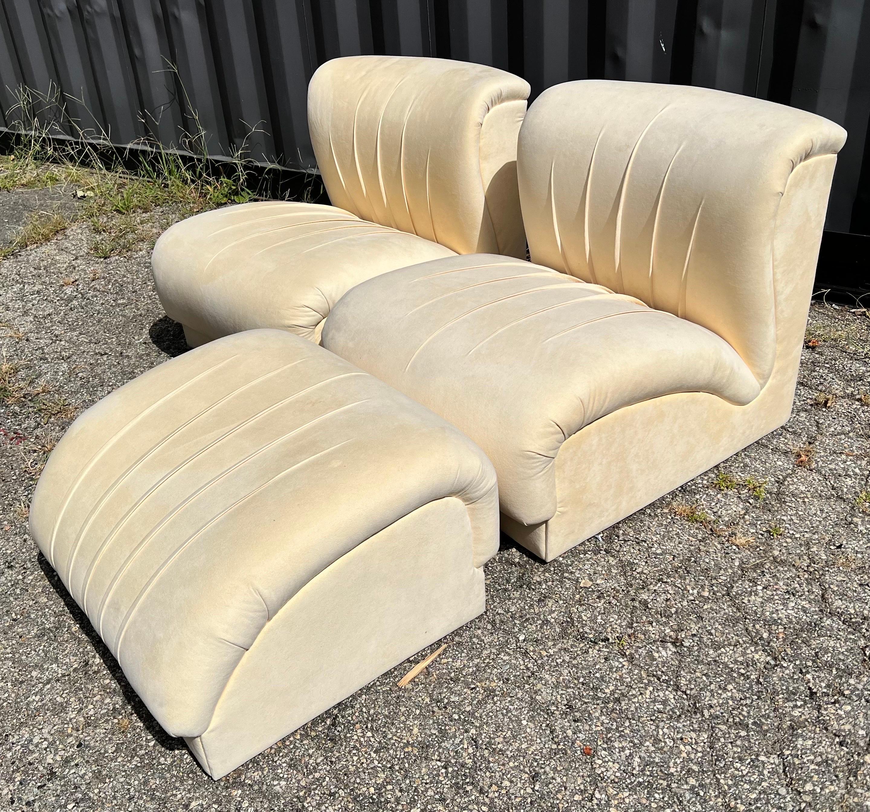Pair of Mid-Century Modern Slipper Chairs and Matching Single Ottoman In Good Condition In West Hartford, CT