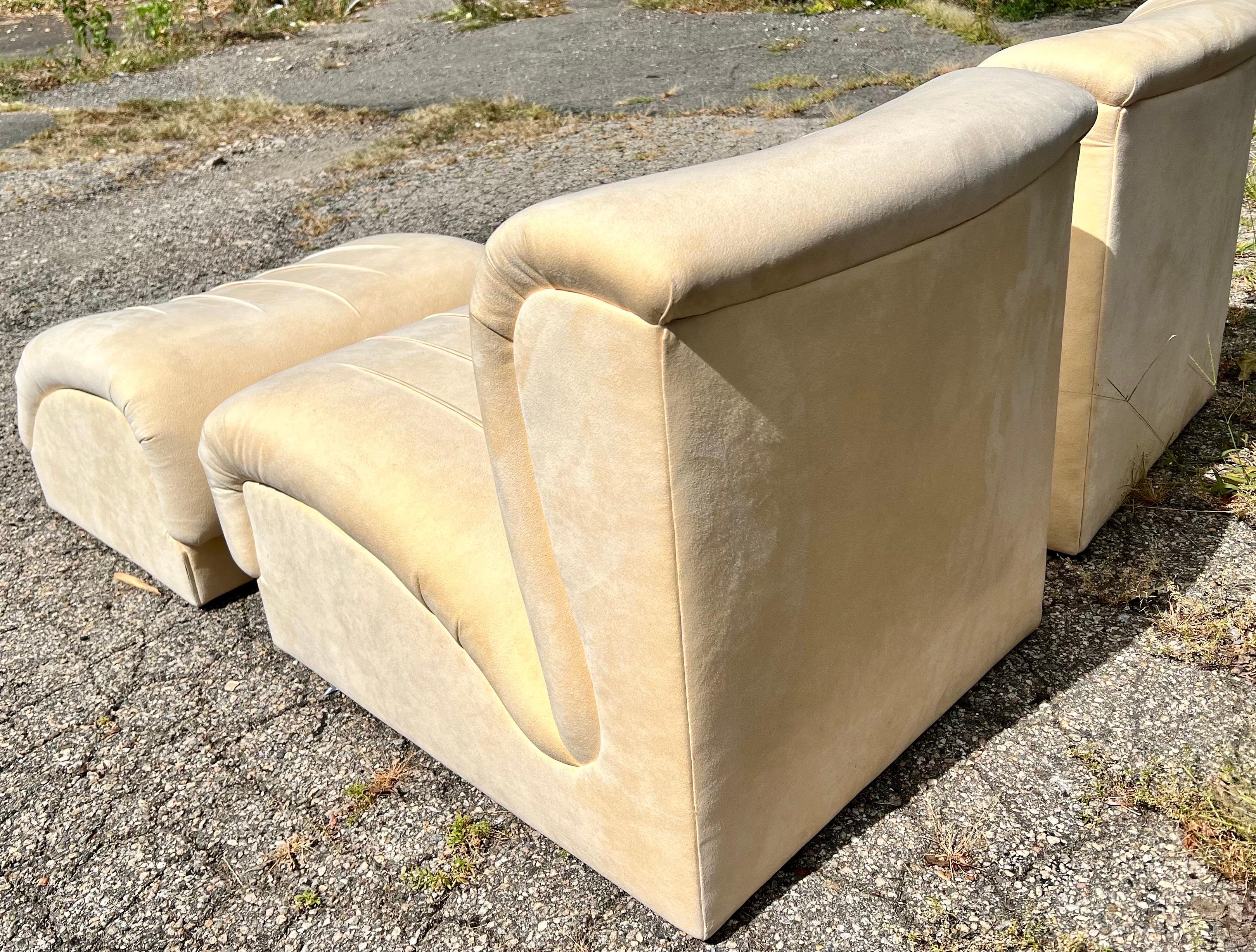 Pair of Mid-Century Modern Slipper Chairs and Matching Single Ottoman 3