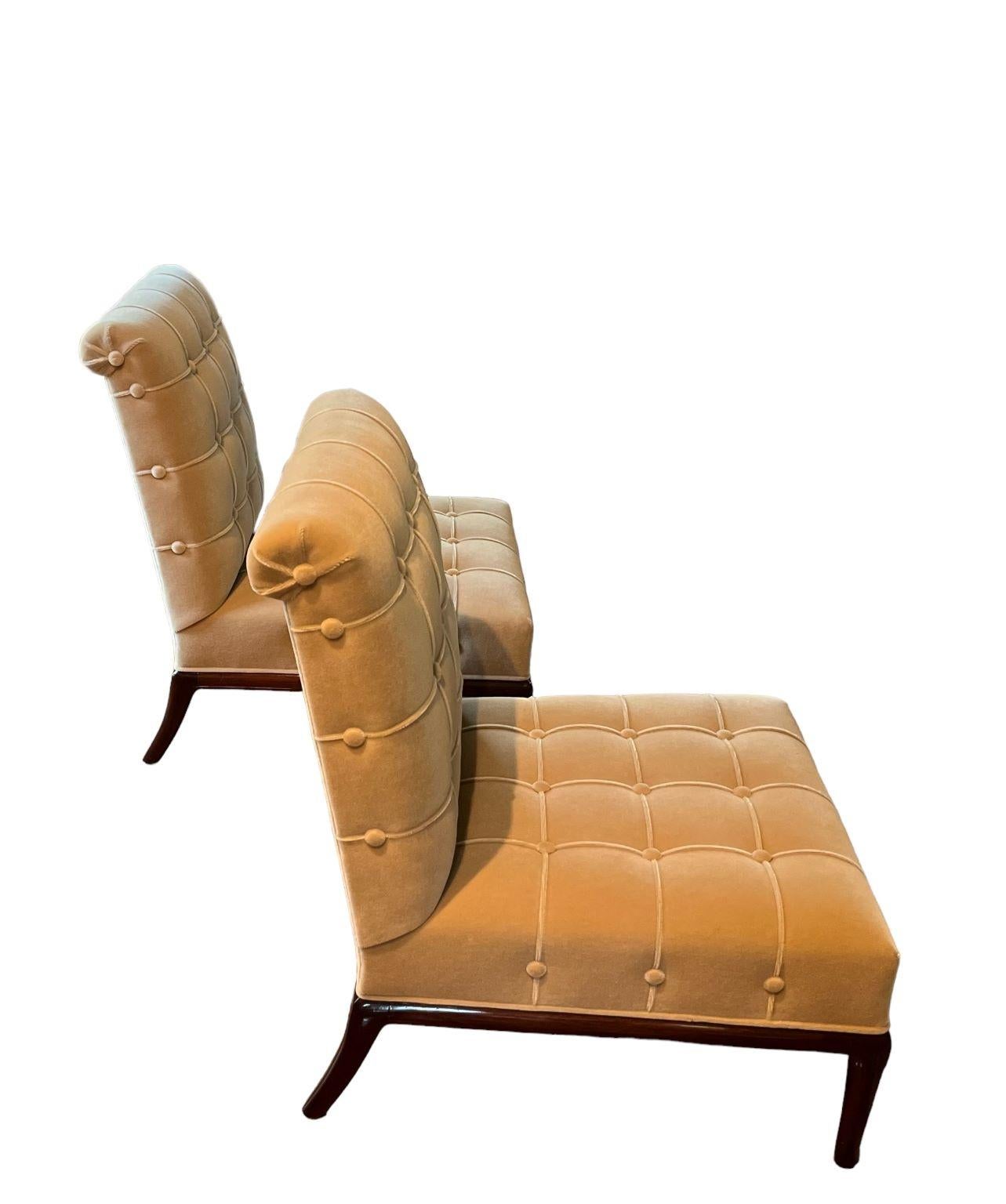 20th Century Pair of Mid Century Modern Slipper Chairs Attributed Robsjohn-Gibbings C.1950's For Sale