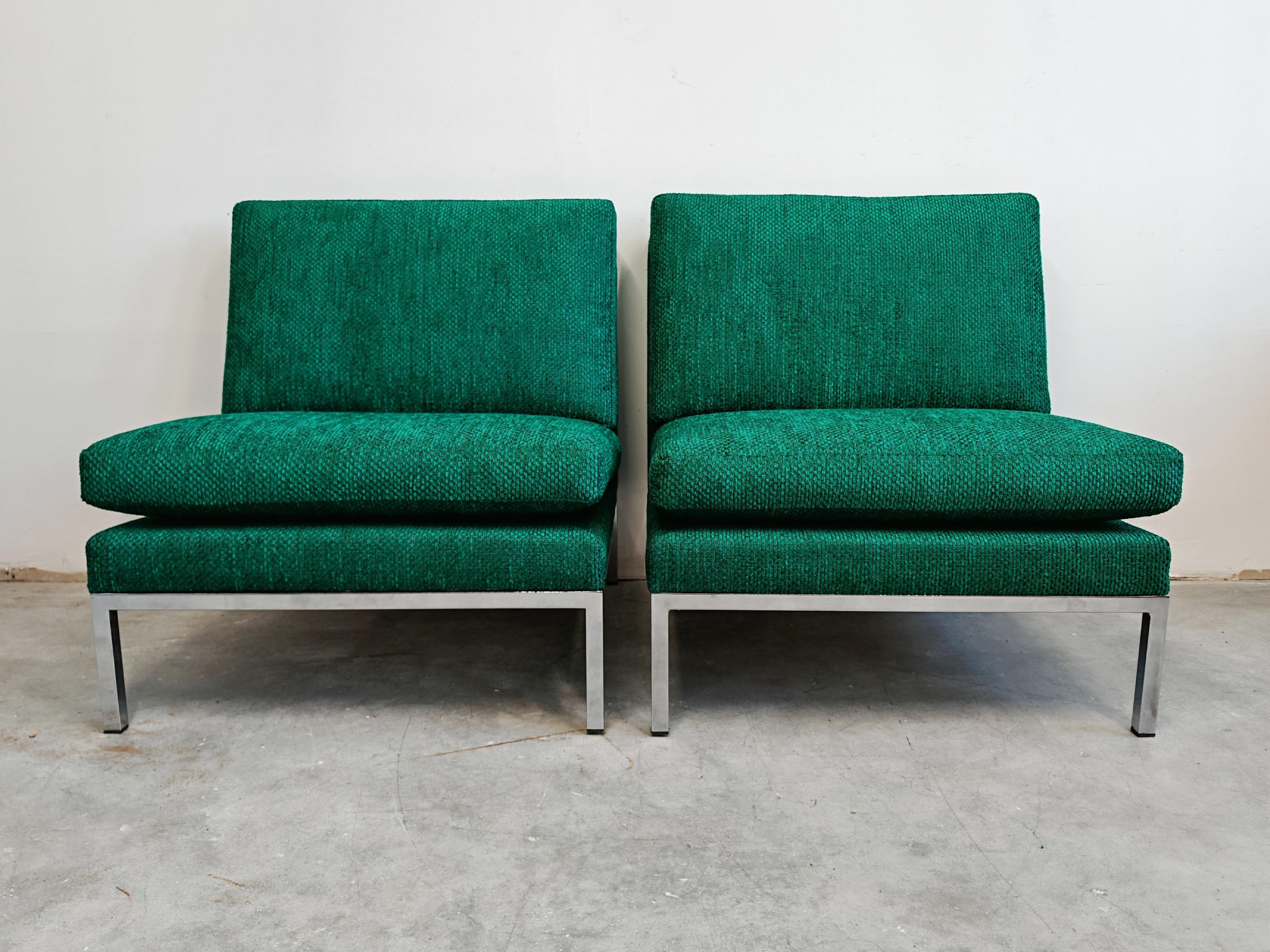 Paar Mid Century Modern Slipper Chairs entworfen von Florence Knoll (Stoff) im Angebot